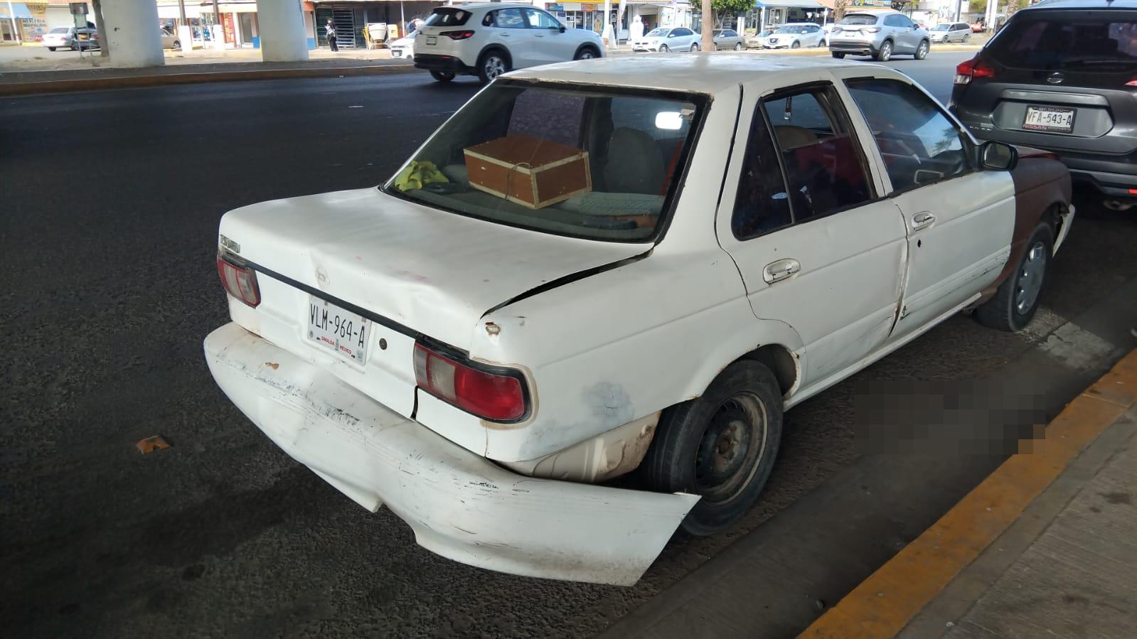 $!Civiles armados provocan un accidente vial y despojan un vehículo al norte de Culiacán