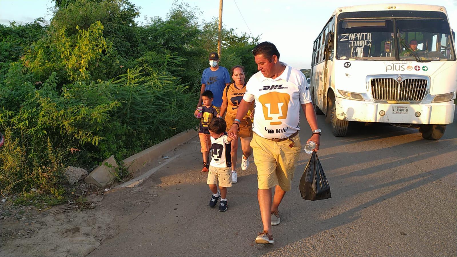 $!Aficionados de Pumas invaden ‘El Kraken’ para apoyar a los universitarios ante el Mazatlán FC