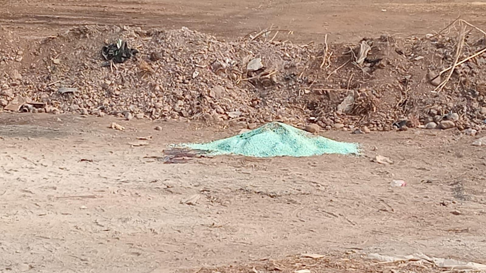 $!Dejan a dos asesinados sobre kilos de fentanilo en Culiacán