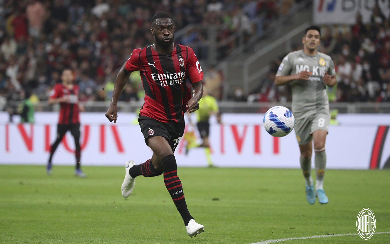 $!Johan Vásquez y el Genoa no pueden ante el líder Milán