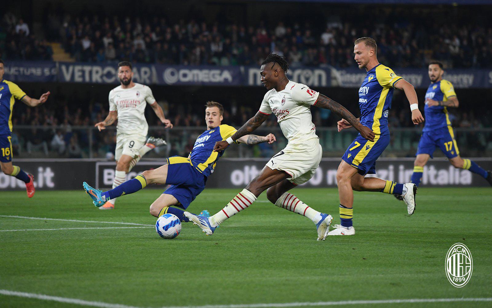 $!Milán se acerca al Scudetto al vencer al Hellas Verona