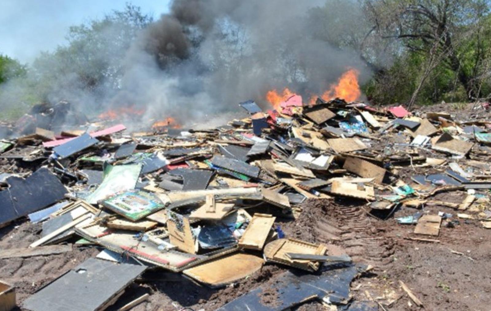 $!En Sinaloa, FGR incinera más de dos toneladas de droga y destruye máquinas tragamonedas