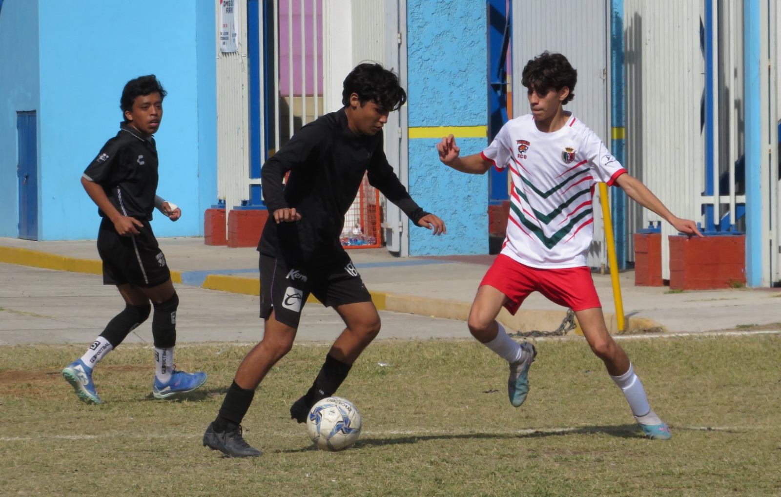 $!Buen inicio de Cbtis 51 y Cobaes 35 en la Copa Estudiantil
