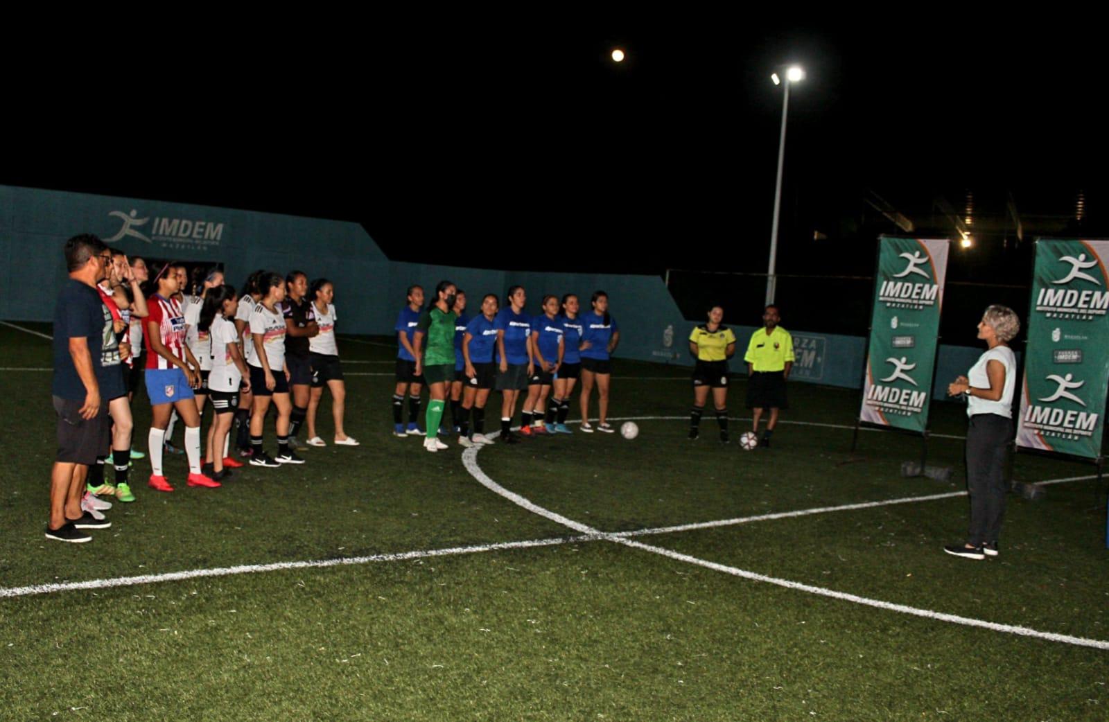 $!Leonas de la Década rugen en el Furamaz