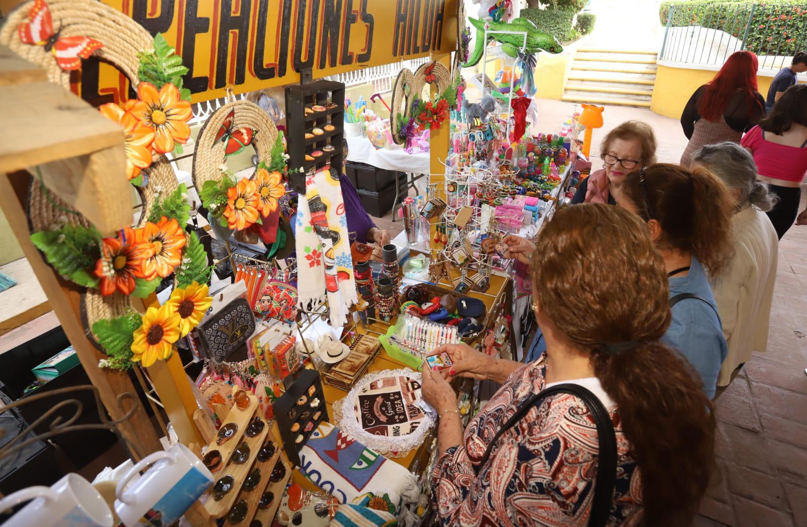 $!Aumentan en un 65% las visitas al tianguis del Pueblo Señorial de La Noria