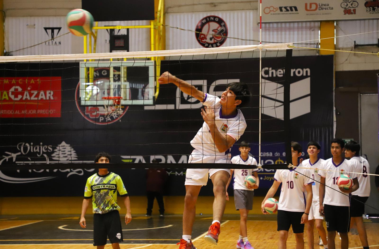 $!Rescata Angostura un pase para el Estatal en voleibol de sala