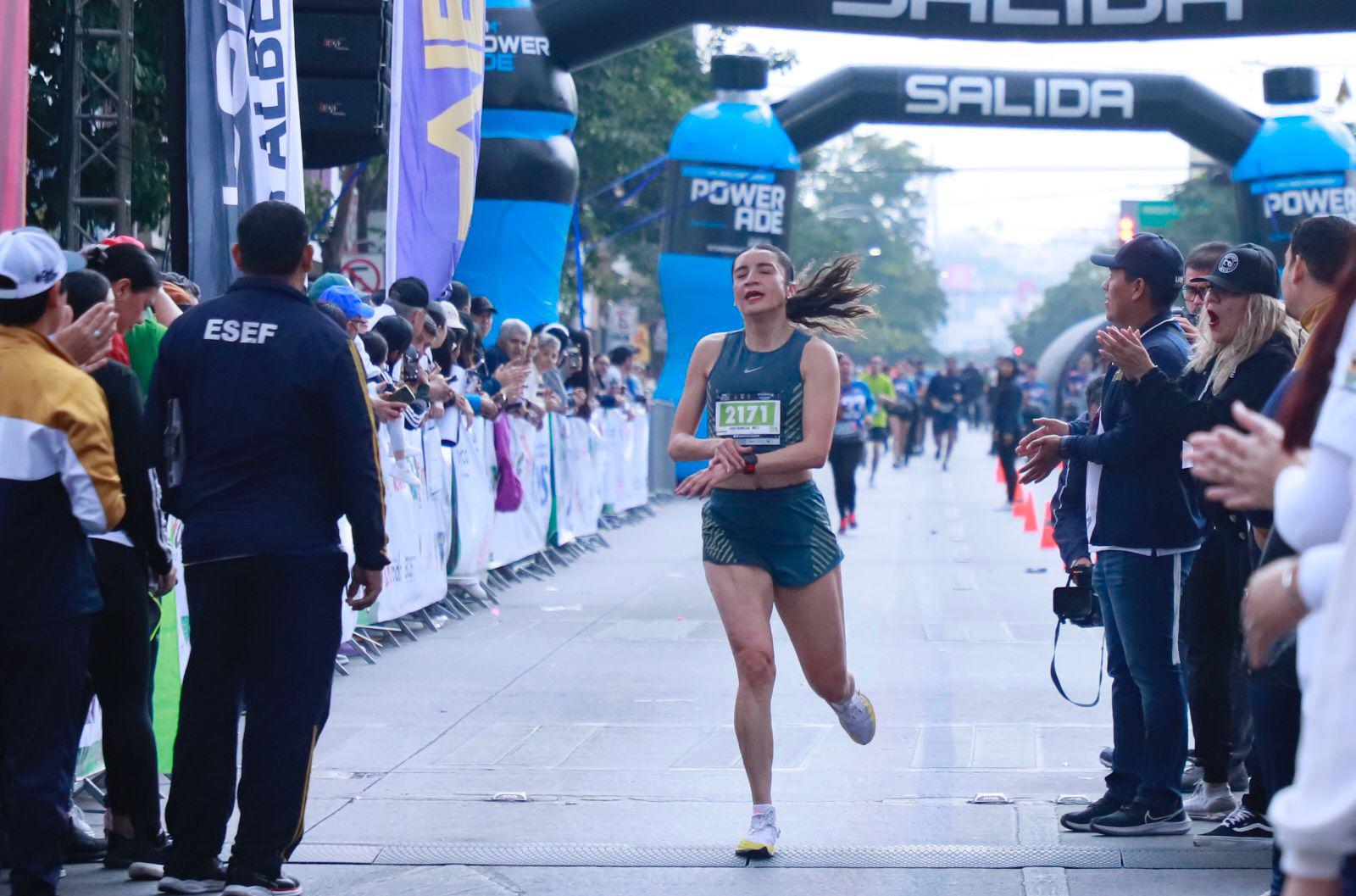 $!Mazatleca Norma Labrador conquista los 5K del Maratón de Culiacán
