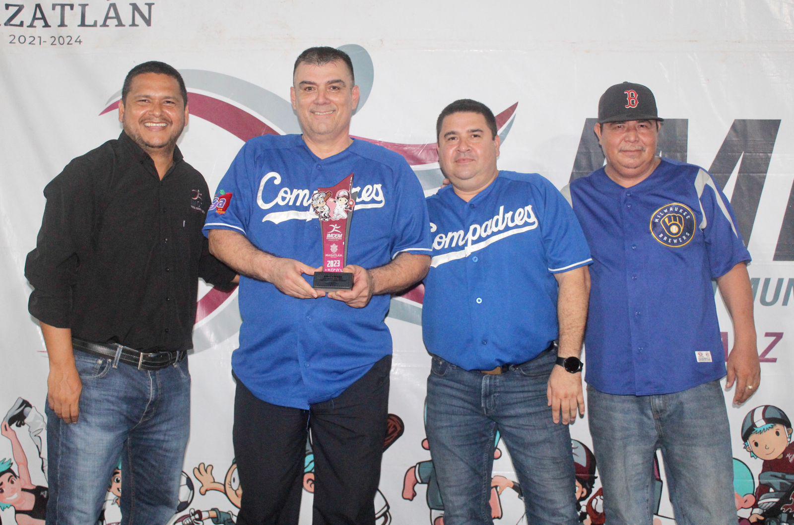 $!Premian a lo mejor de la Liga de Softbol Imdem