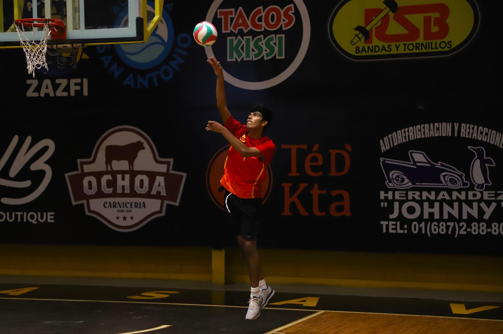 $!Rescata Angostura un pase para el Estatal en voleibol de sala