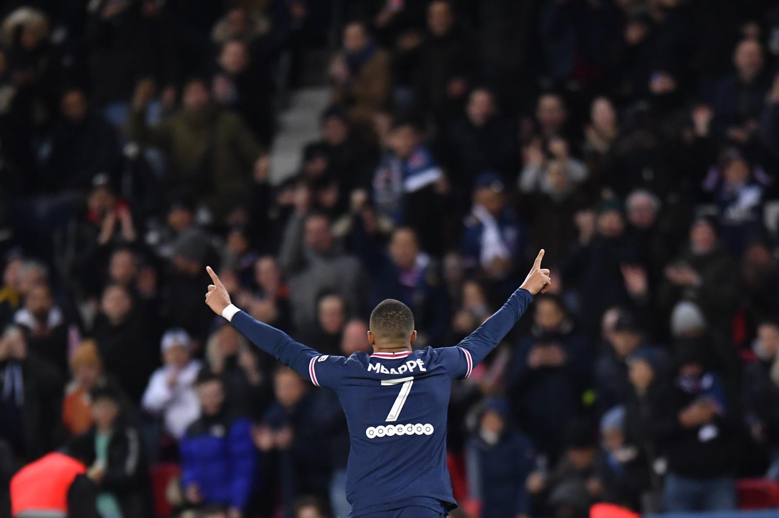 $!Mbappé no tiene límites, doblete en goleada del PSG al Lorient