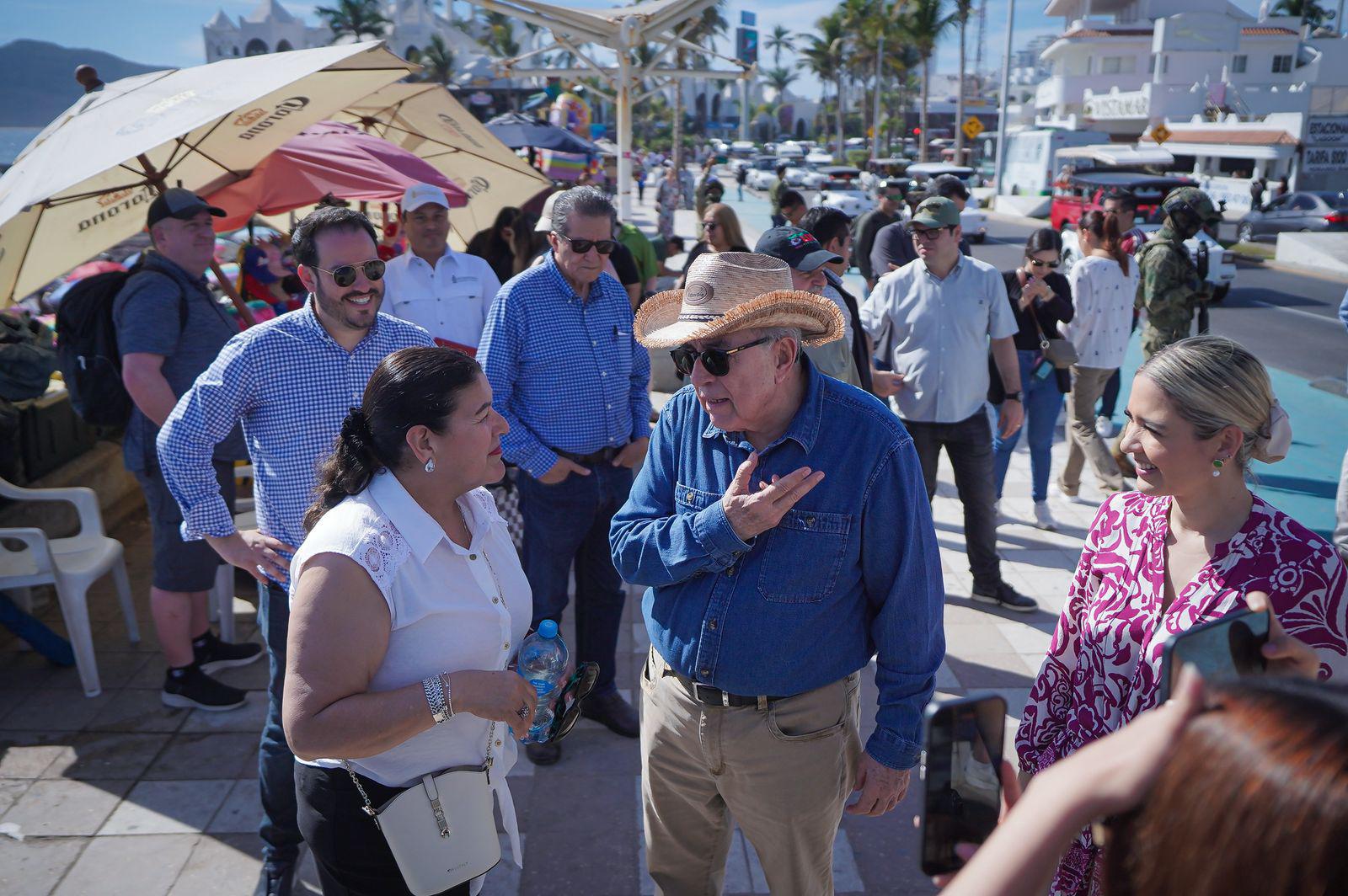 $!Recorre Rocha Moya el malecón de Mazatlán
