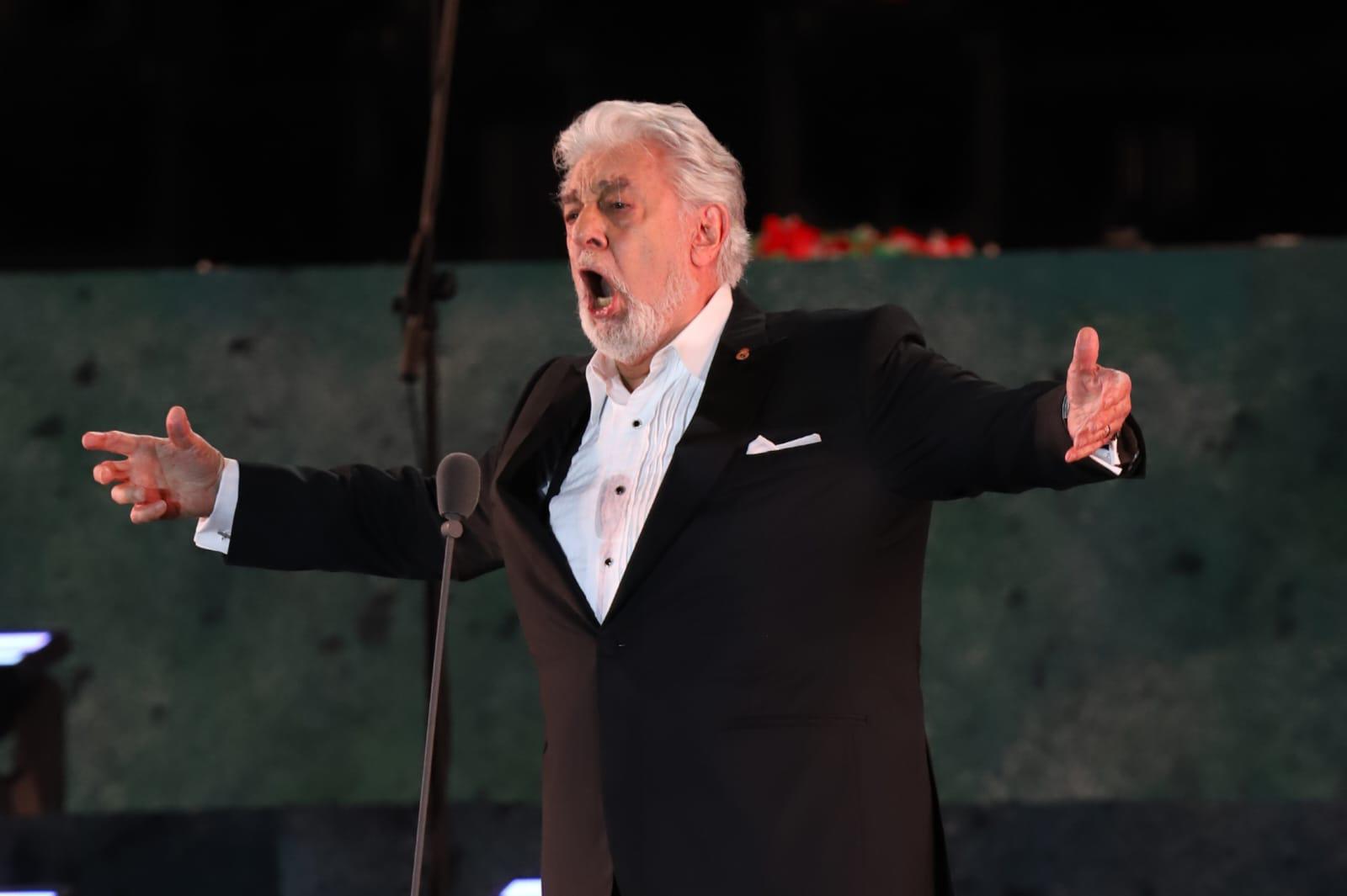$!Plácido Domingo cautiva en el centenario de los Juegos Florales del Carnaval de Mazatlán