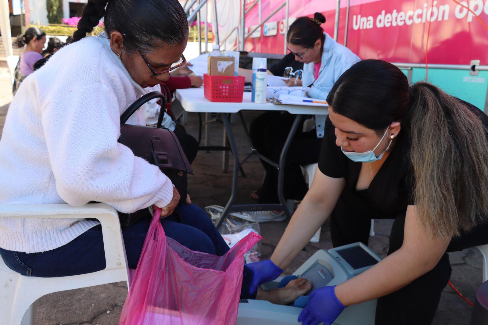 $!La Unidad Móvil de la Mujer de DIF Sinaloa brinda 106 atenciones en Rosario