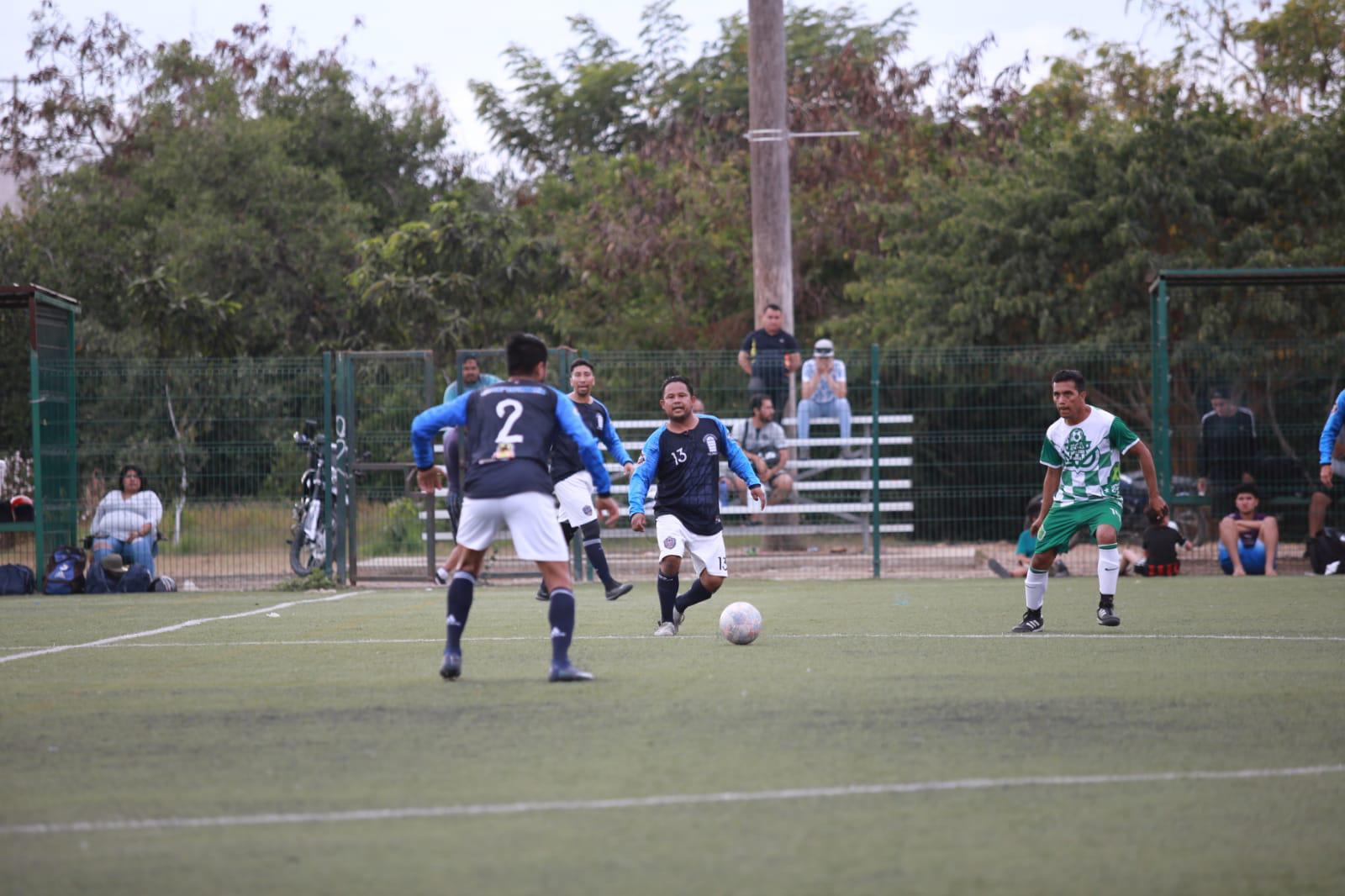 $!Rugen Leones en Liga de Futbol Superveteranos