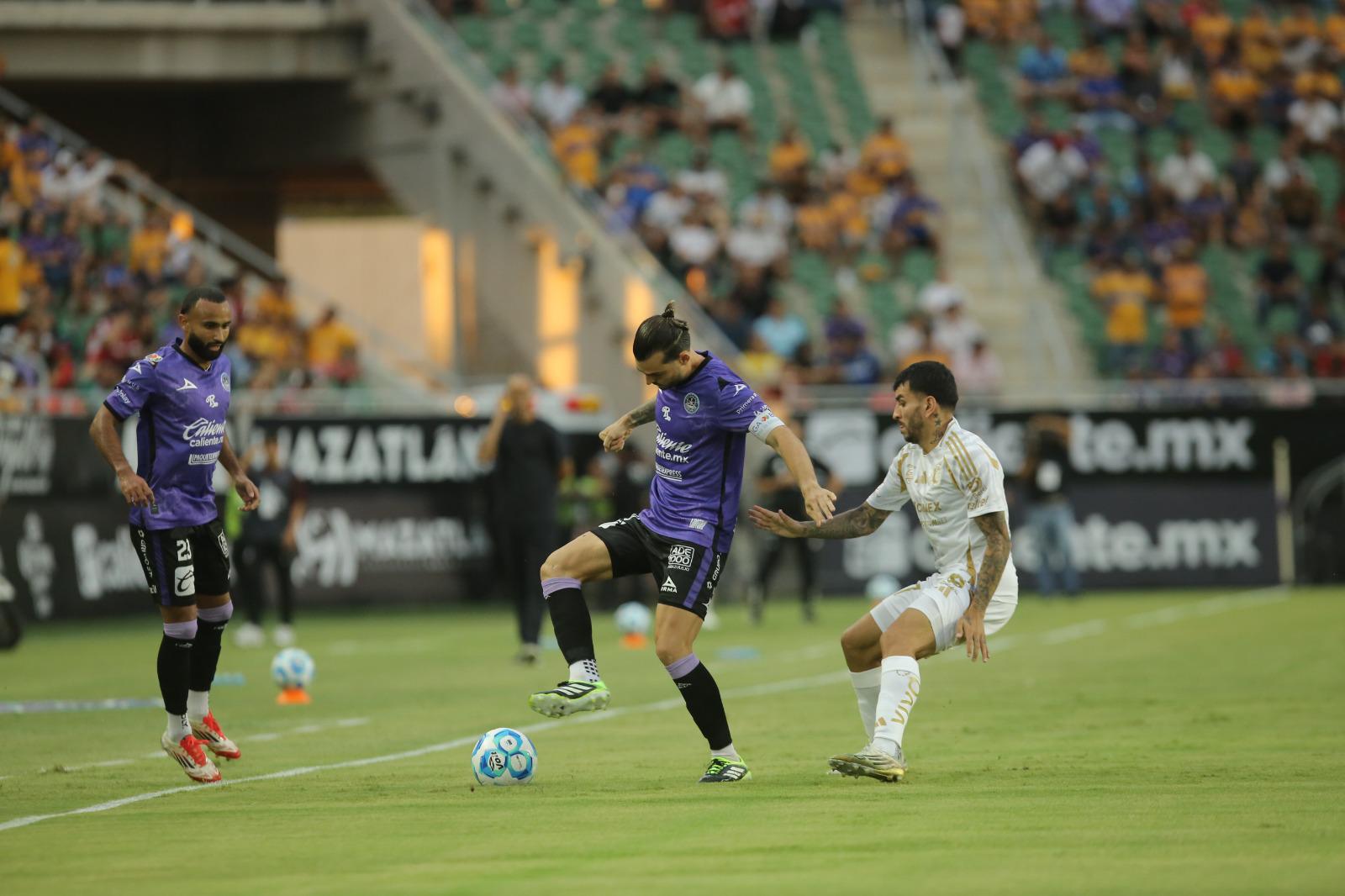 $!Mazatlán FC y Tigres firman un electrizante empate que tuvo expulsiones y goles anulados