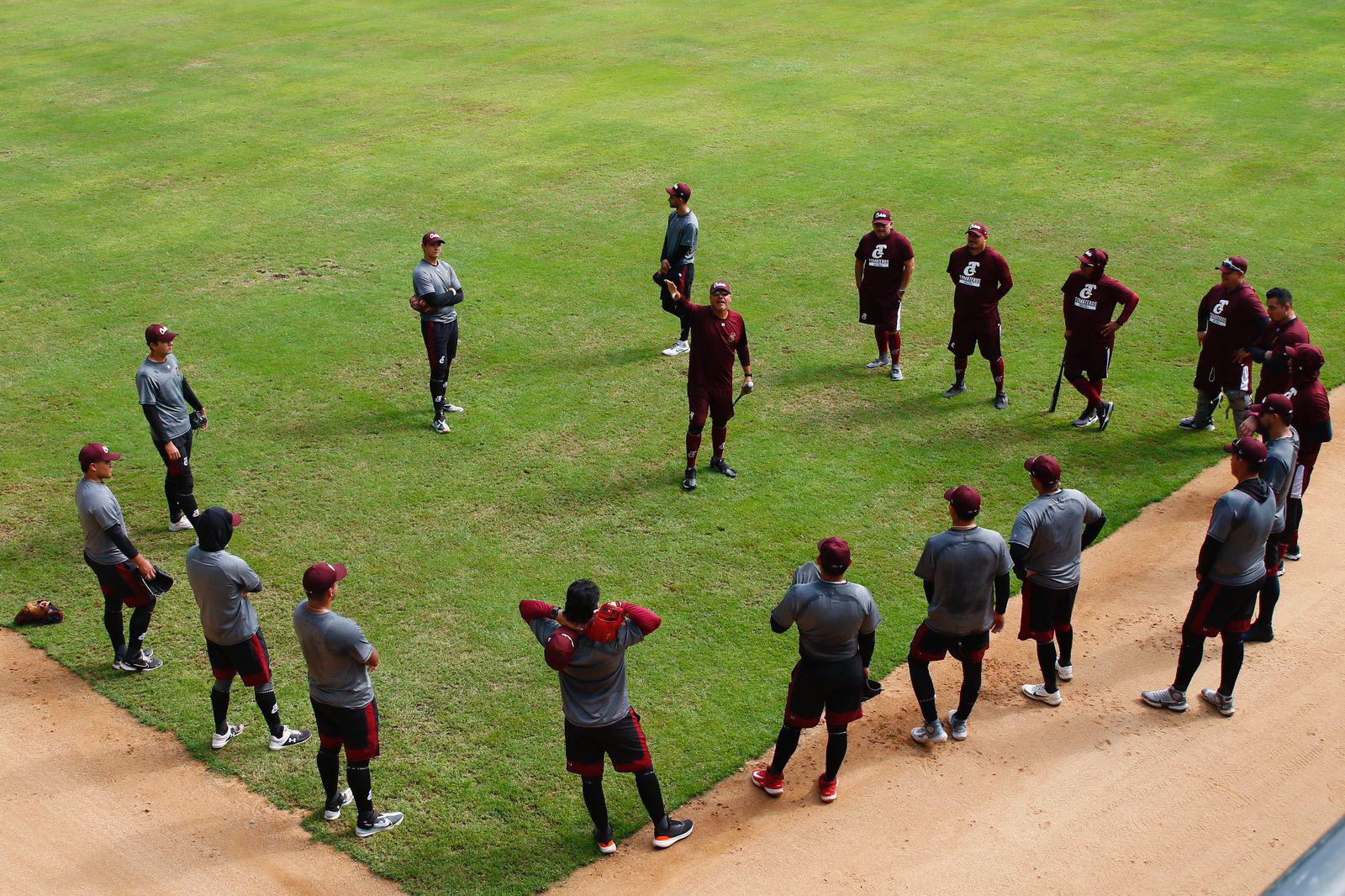 $!Alexis Wilson tiene su primer entrenamiento con Tomateros