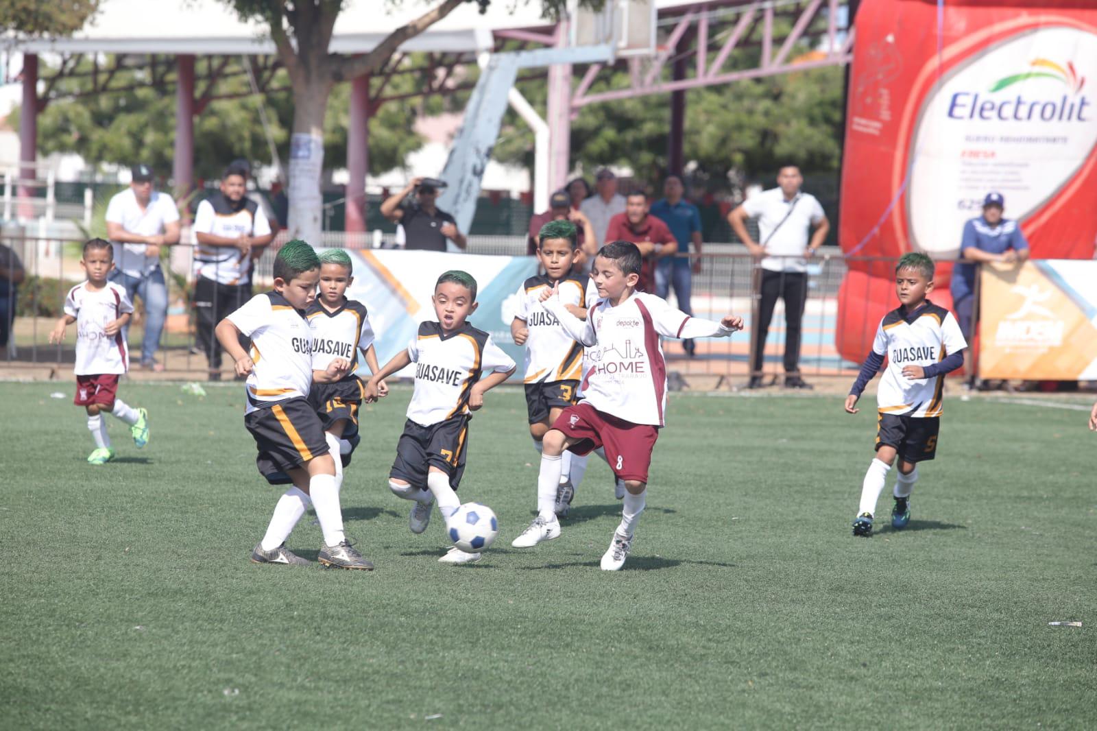 $!Ahome Municipal se corona en el Estatal de Futbol Categoría Chupones