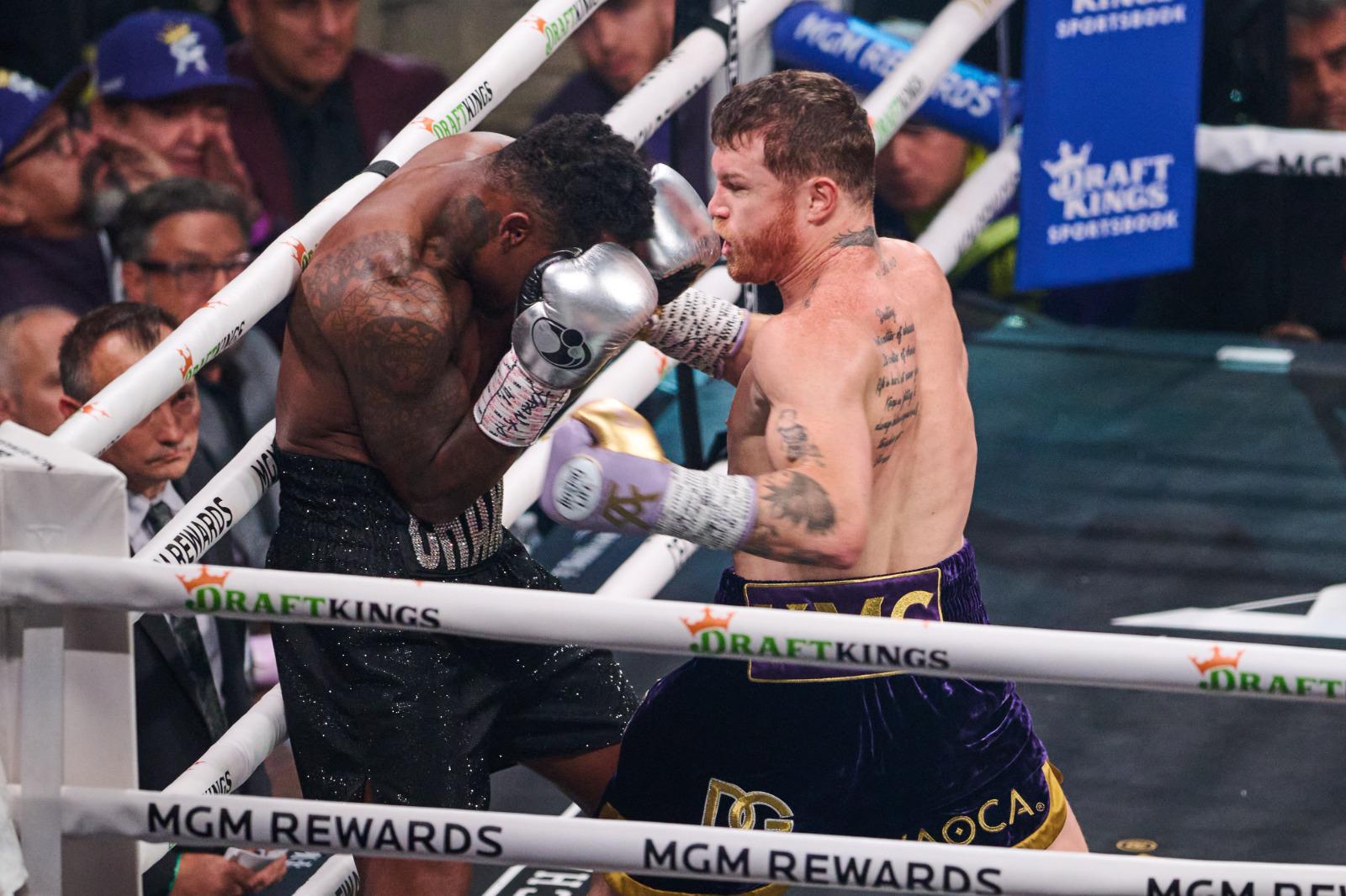 $!‘Canelo’ Álvarez se impone con claridad a Jermell Charlo en Las Vegas