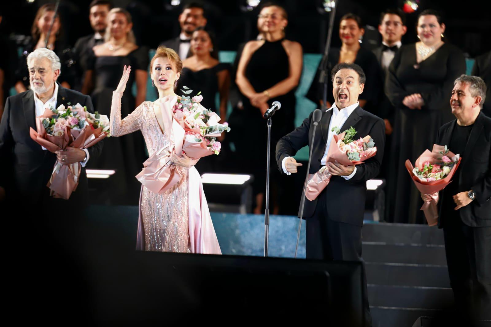 $!Una gala de voces hicieron Plácido Domingo, Eugenia Garza, Adán Pérez y Plácido Domingo Jr., para los mazatlecos.