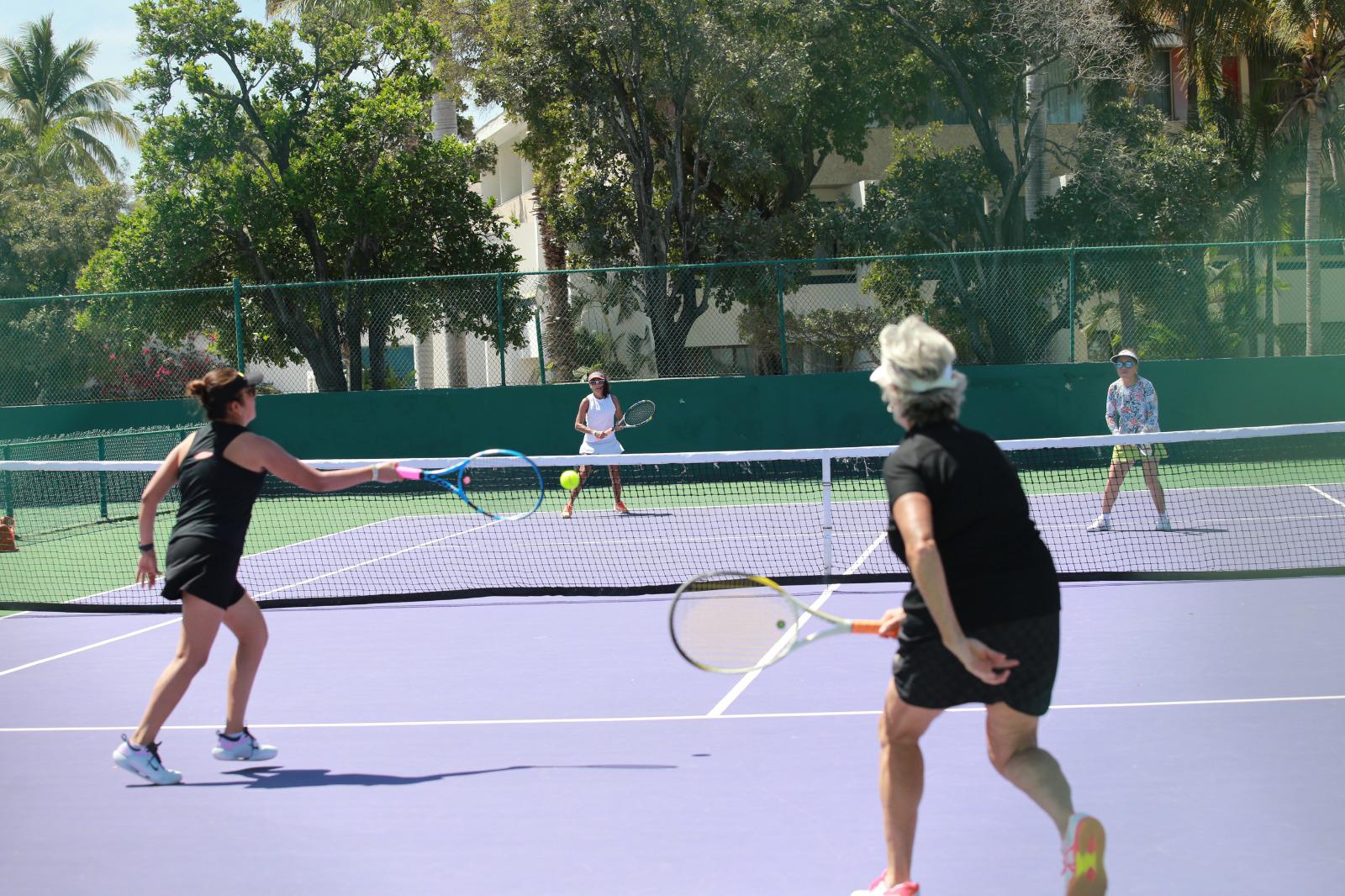 $!Brindan damas derroche de técnica en Tenis Agave, en Casa Club del Cid