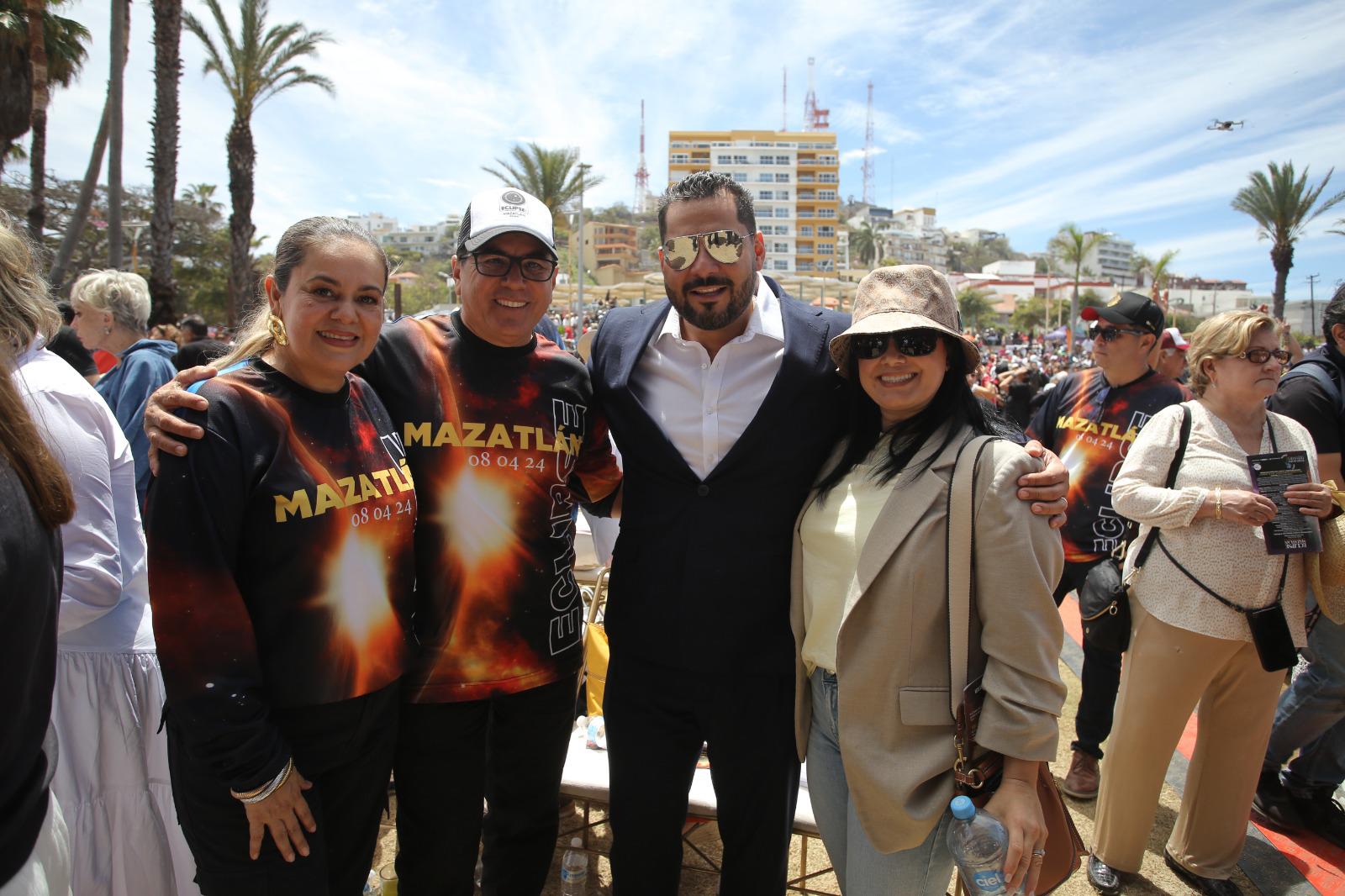 $!María Teresa Apodaca de González, el Alcalde Édgar González, Carlos Osuna y Lucía Velarde.