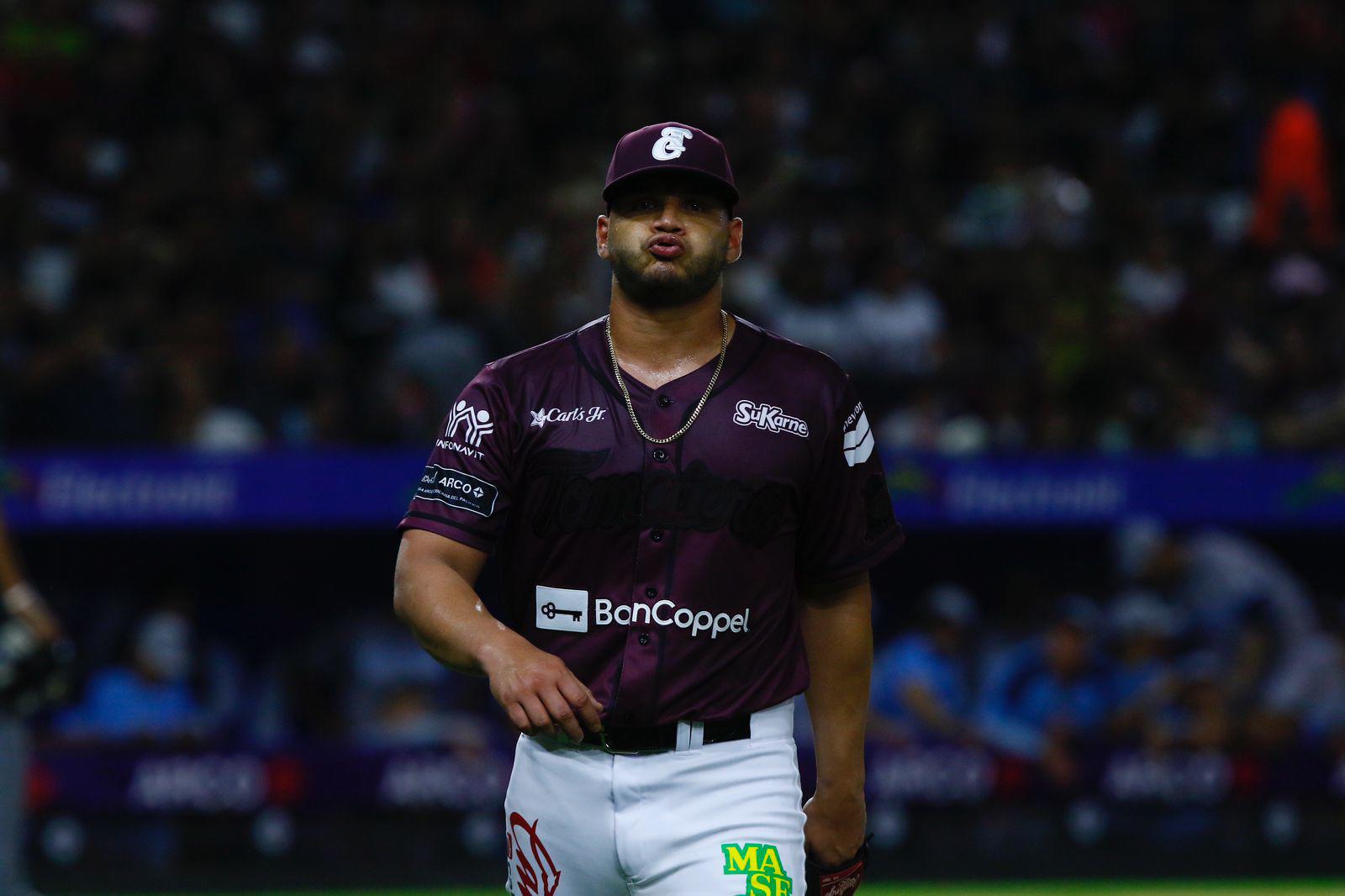 $!Algodoneros de Guasave arruina la fiesta de Tomateros de Culiacán