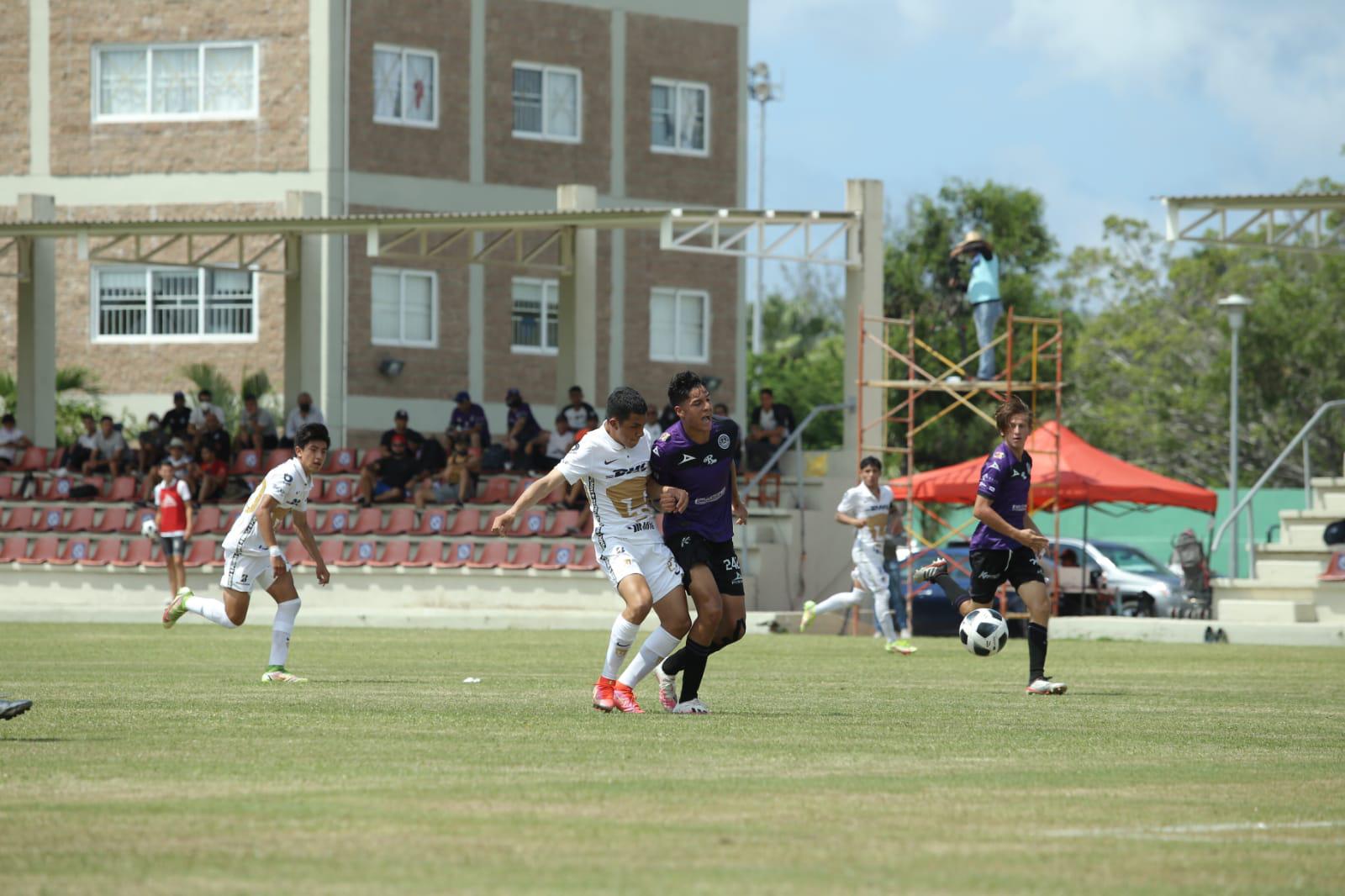 $!Los Cañoneros logran contener la ofensiva de Pumas y lo vencen 2-0 en la Sub 18