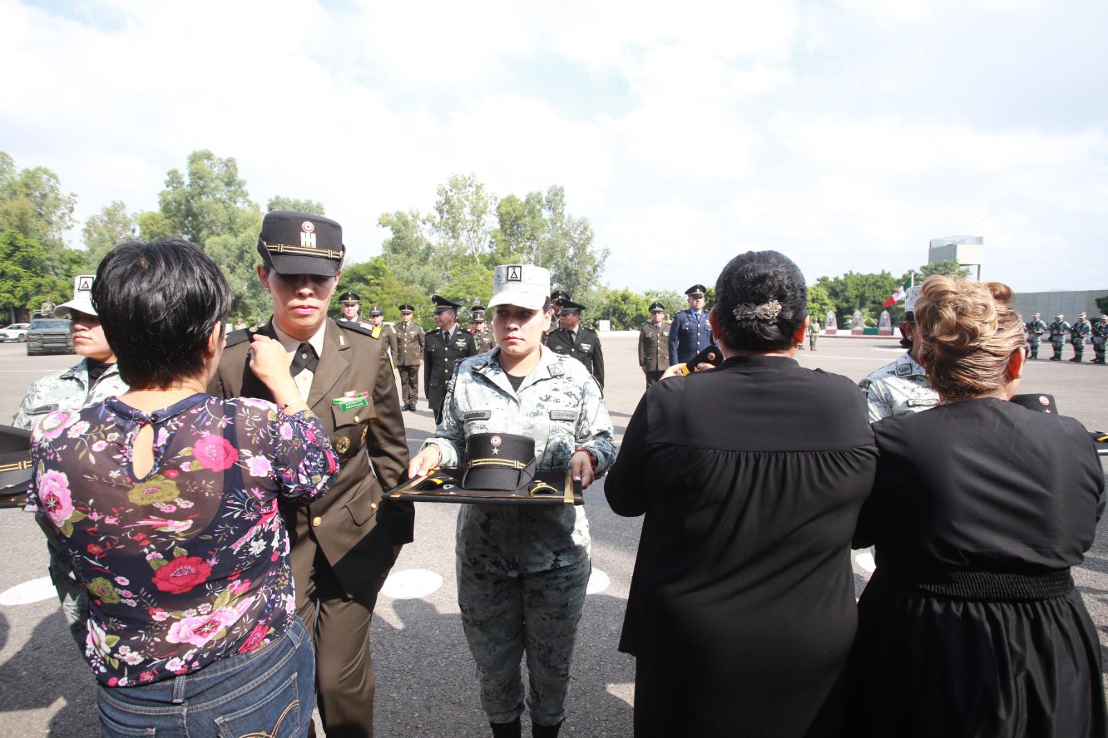 $!Reciben su ascenso 20 militares en la Tercera Región en Mazatlán