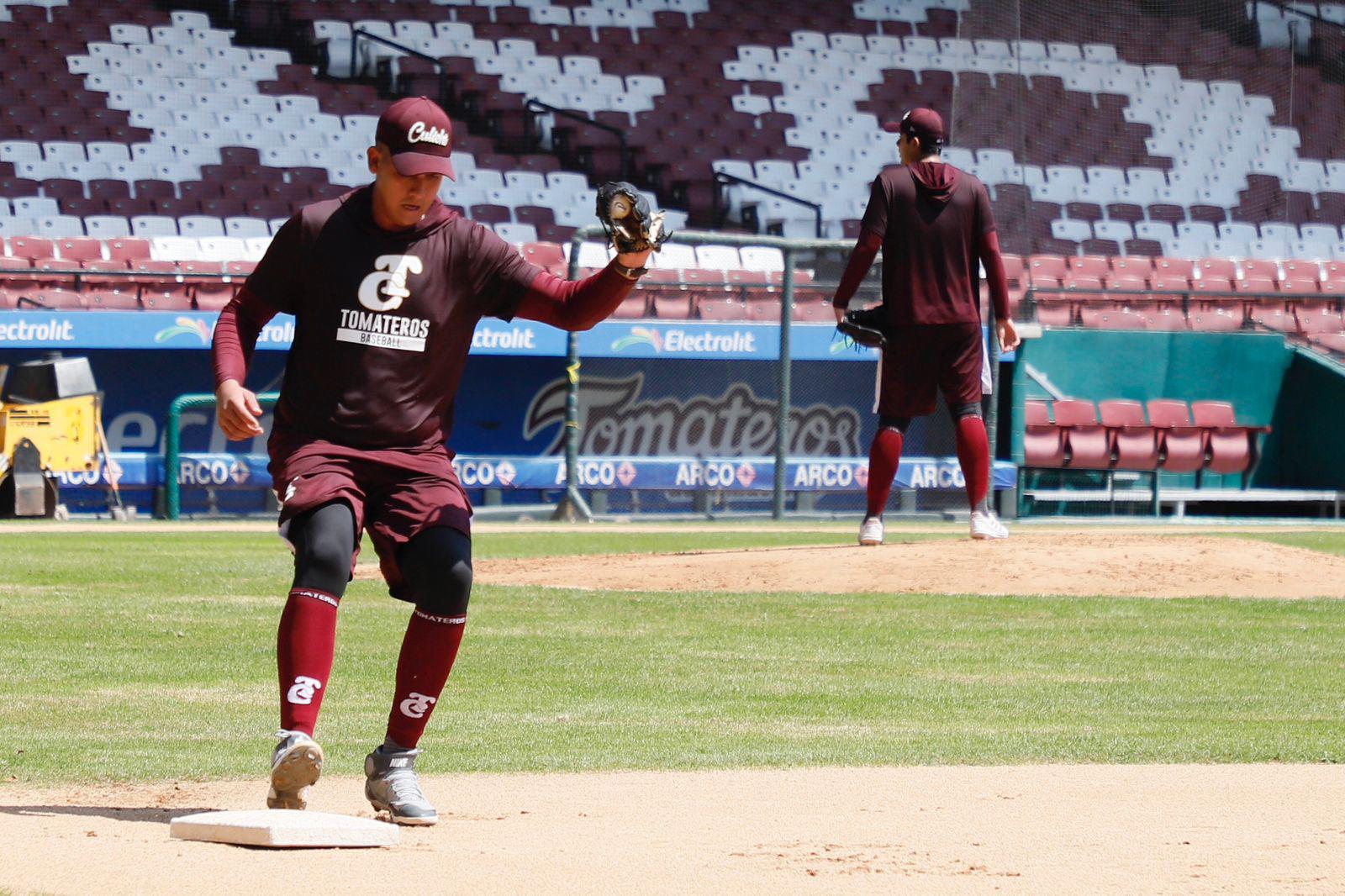 $!Reporta con Tomateros José Guadalupe Chávez