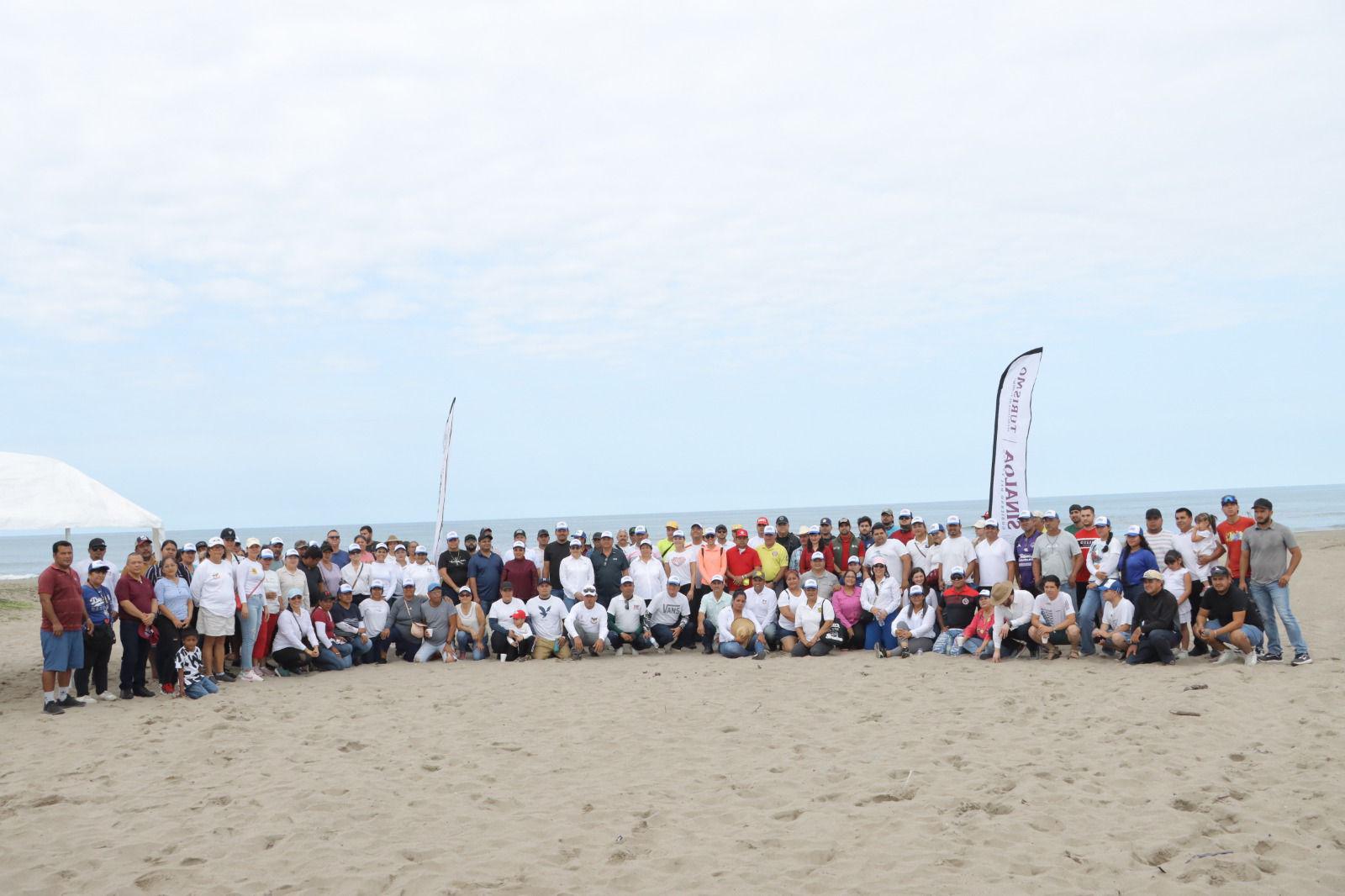 $!Alrededor de 200 voluntarios se unen para limpiar las playas en Rosario