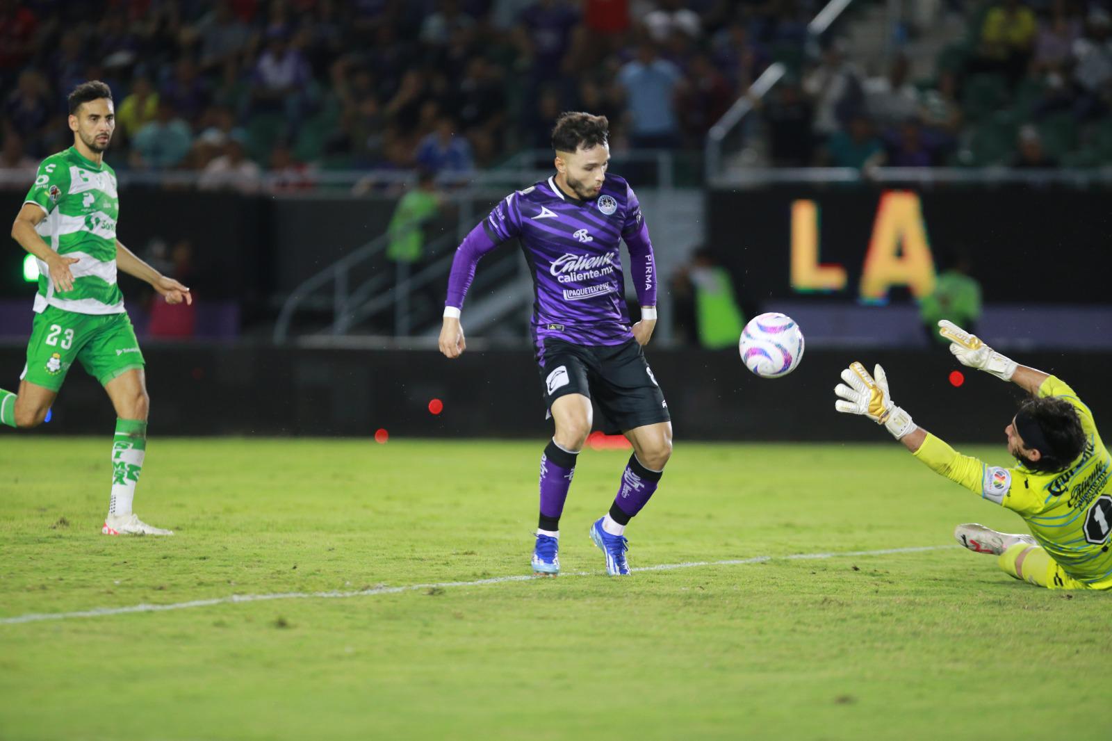 $!Mazatlán aviva la esperanza con triunfo ante Santos