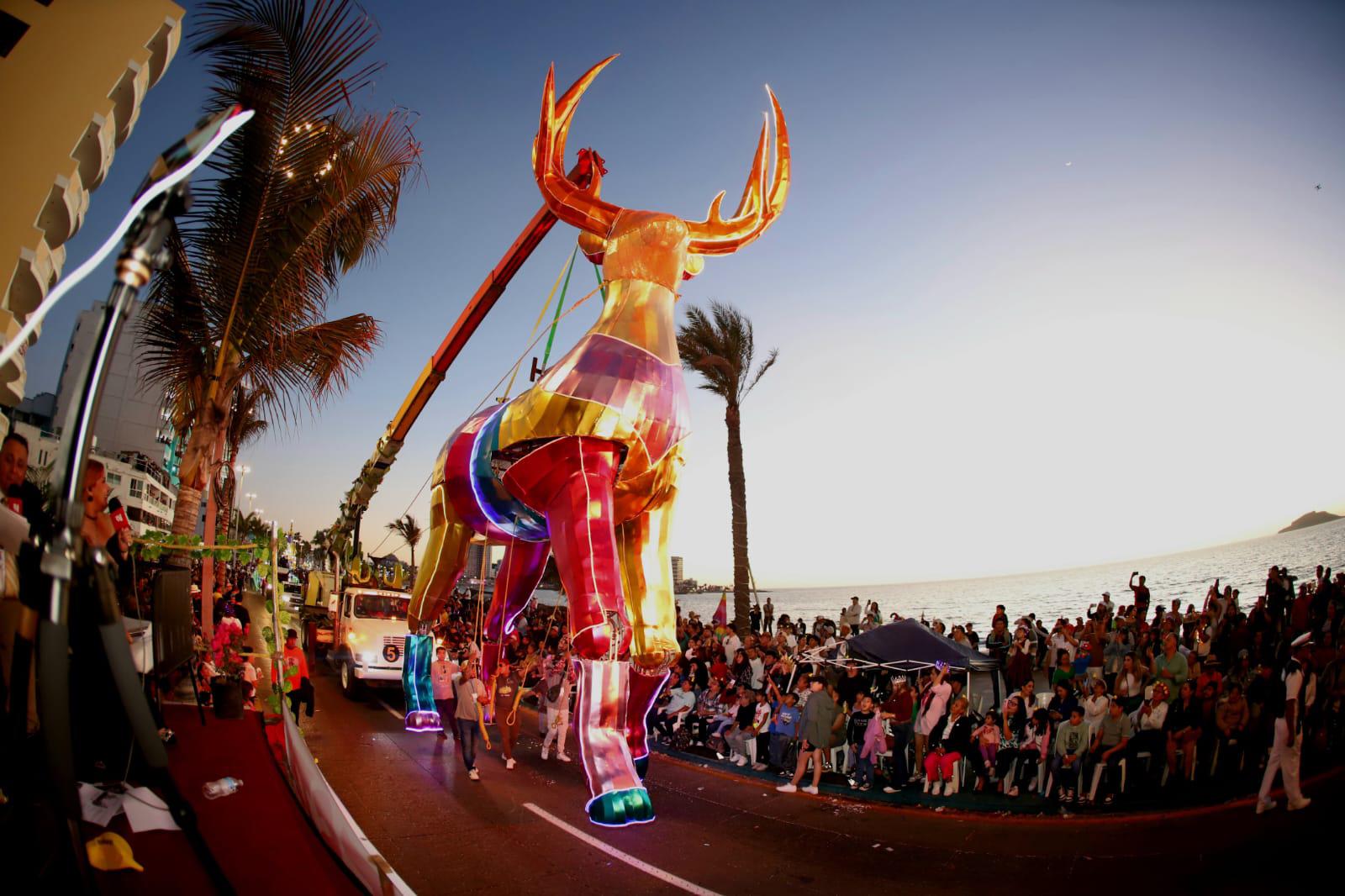 $!Vive Mazatlán la emoción del primer desfile del Carnaval de Mazatlán