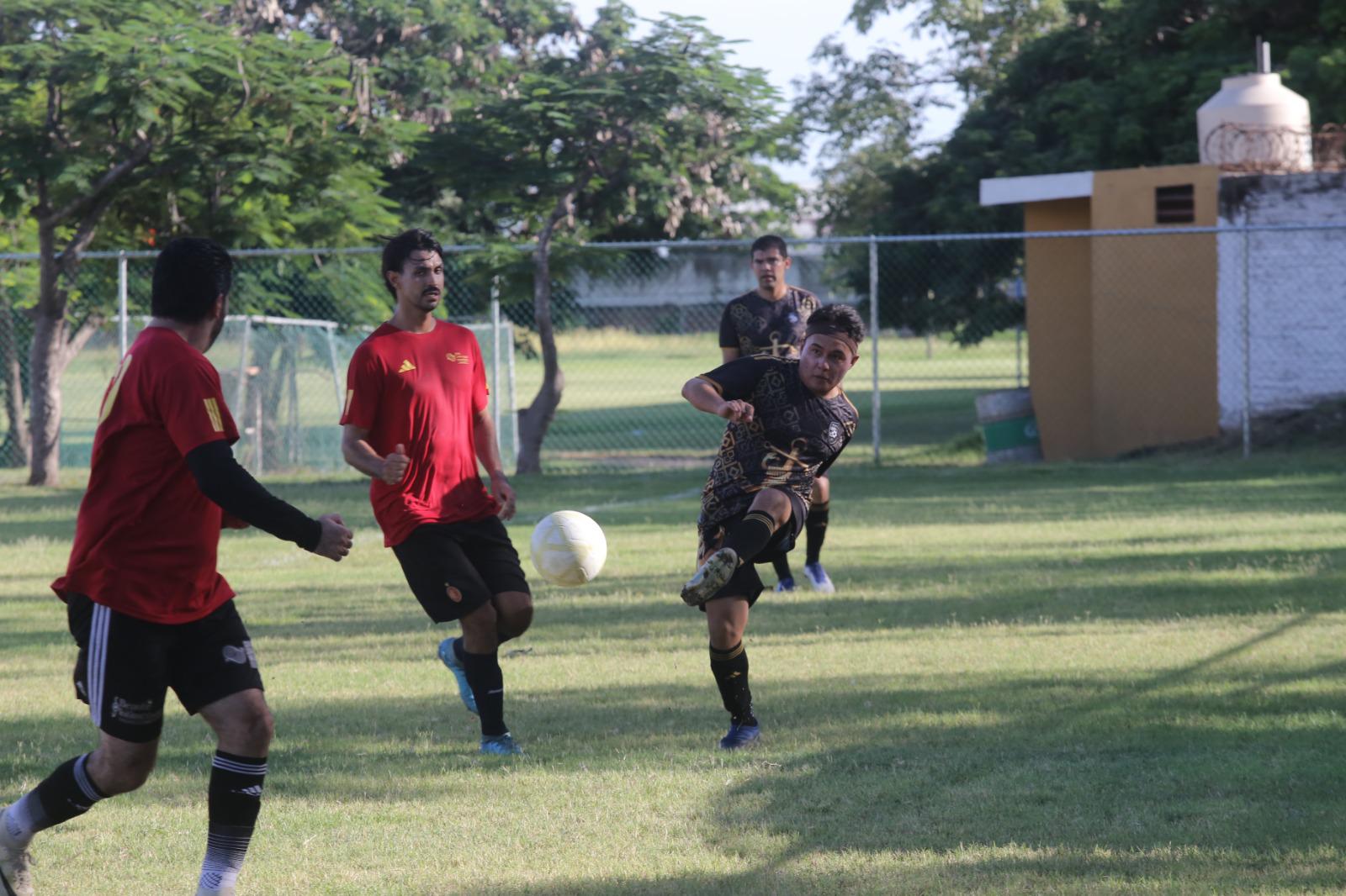$!Hospital Naval asume liderato del Torneo de la Salud