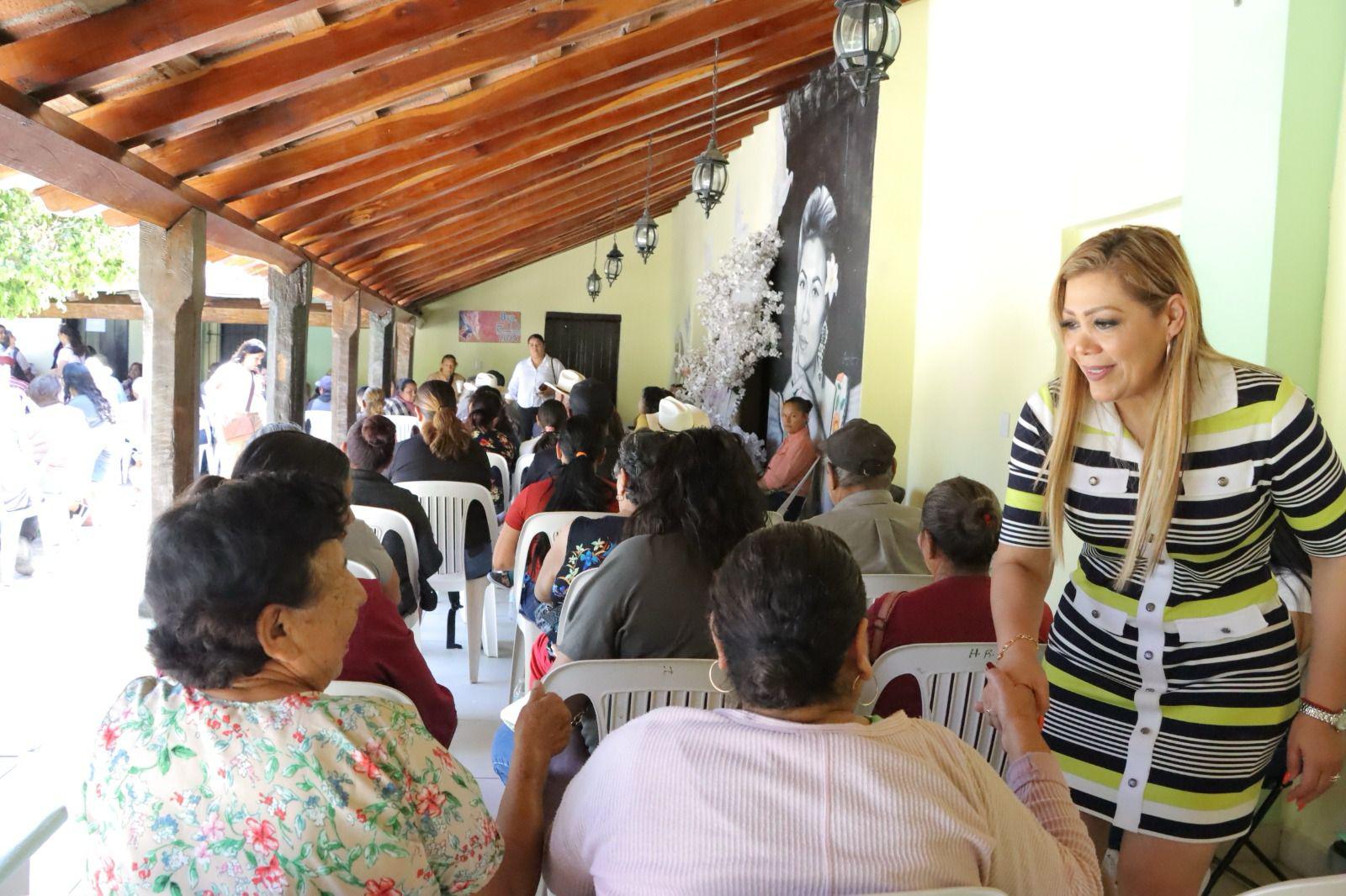 $!DIF realiza Jornada de detección de cataratas en Rosario