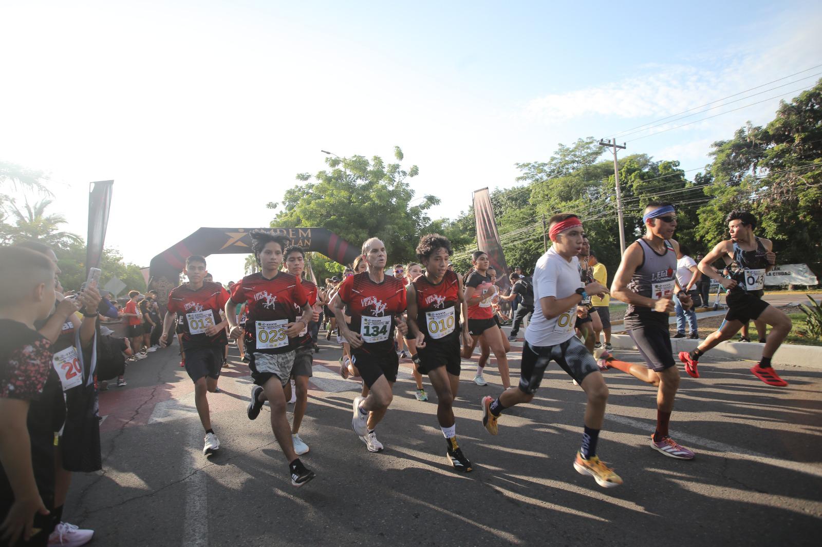 $!Dinastía Labrador hace de las suyas en Carrera del Día del Abogado