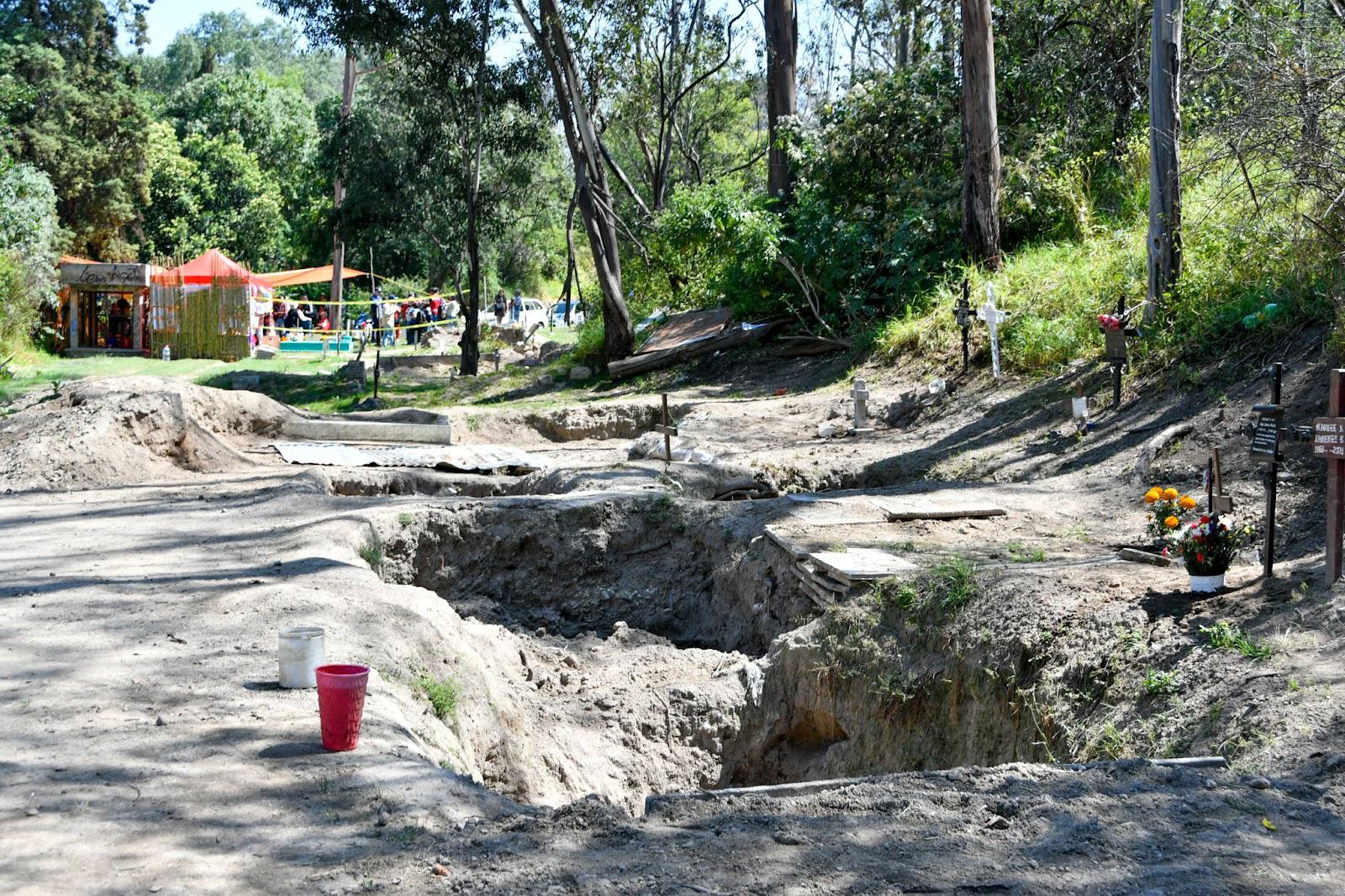 $!Cada fosa del panteón de Dolores contiene entre 80 y 100 bolsas con un cadáver, restos humanos o cenizas; mensualmente, se reciben entre 40 y 50 cuerpos.