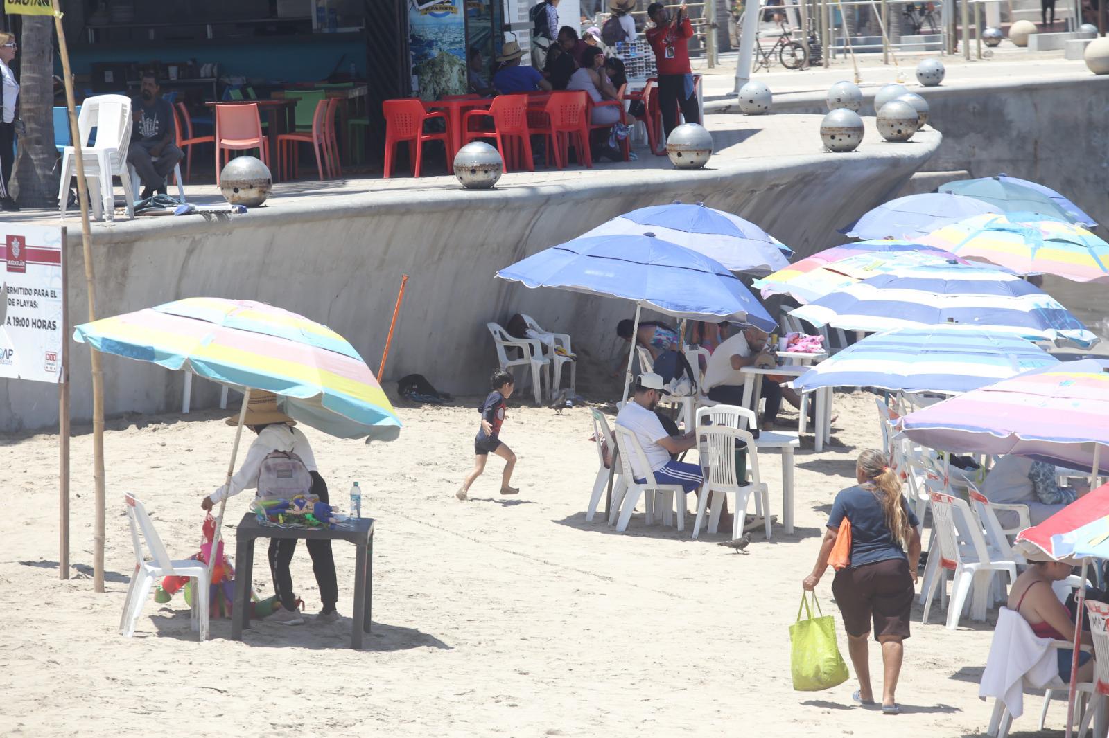 $!Mazatlán resiste jornada sofocante con sensación térmica de 38 °C y humedad elevada