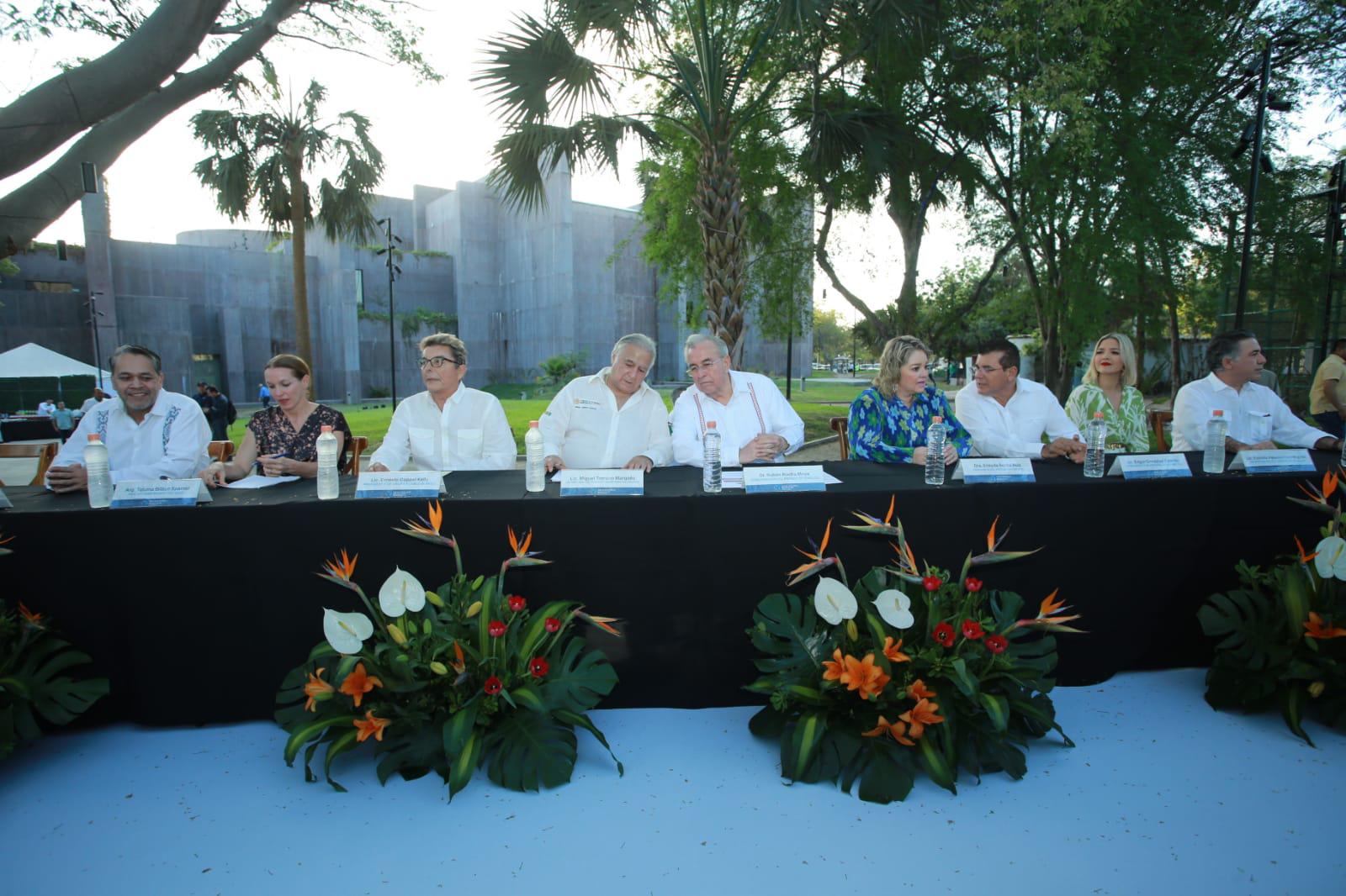 $!‘Hicieron una buena inversión con nosotros’, dice Ernesto Coppel en la inauguración del Acuario