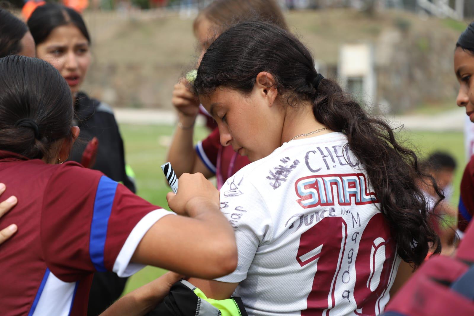 $!Sinaloa se queda con la medalla de plata en futbol femenil
