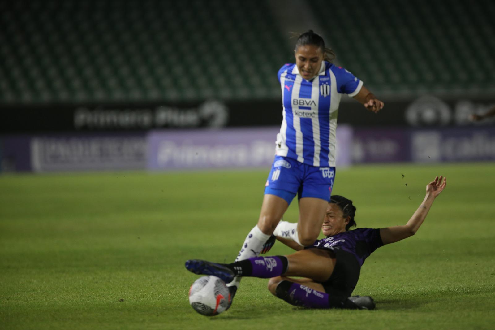 $!Mazatlán fracasa en casa y es goleado por Monterrey