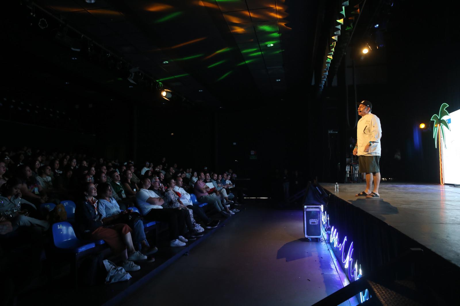 $!Si se cocina y se desarrolla una comunidad, ya aplica la sustentabilidad: Chef Aquiles Chávez