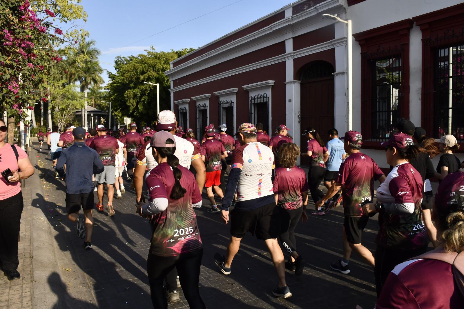 $!Juan Rivera es el campeón absoluto de la Carrera IPN Once K en Culiacán