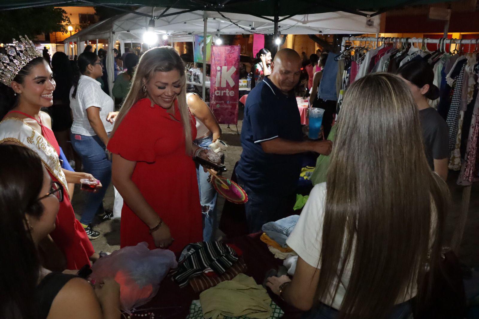 $!Celebran a la juventud de Rosario con mercado de emprendedores y canto