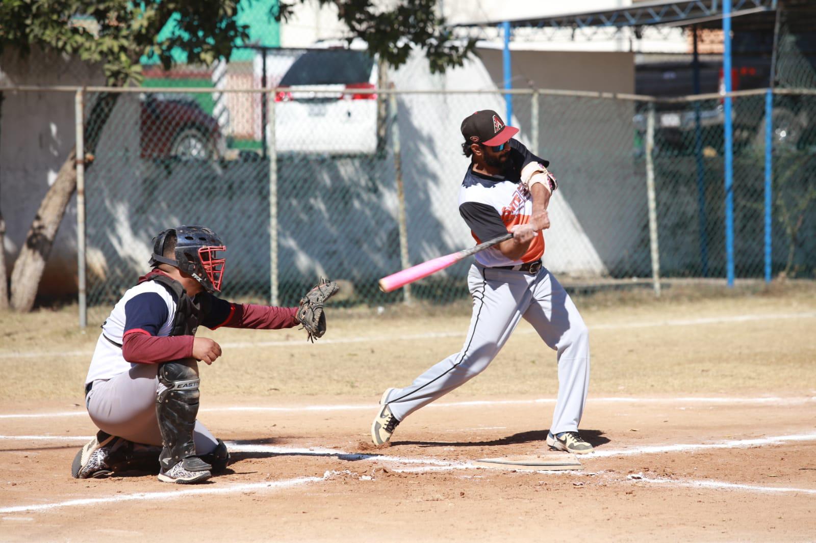 $!Explota ofensiva de la UAS en Liga de Beisbol Magisterial
