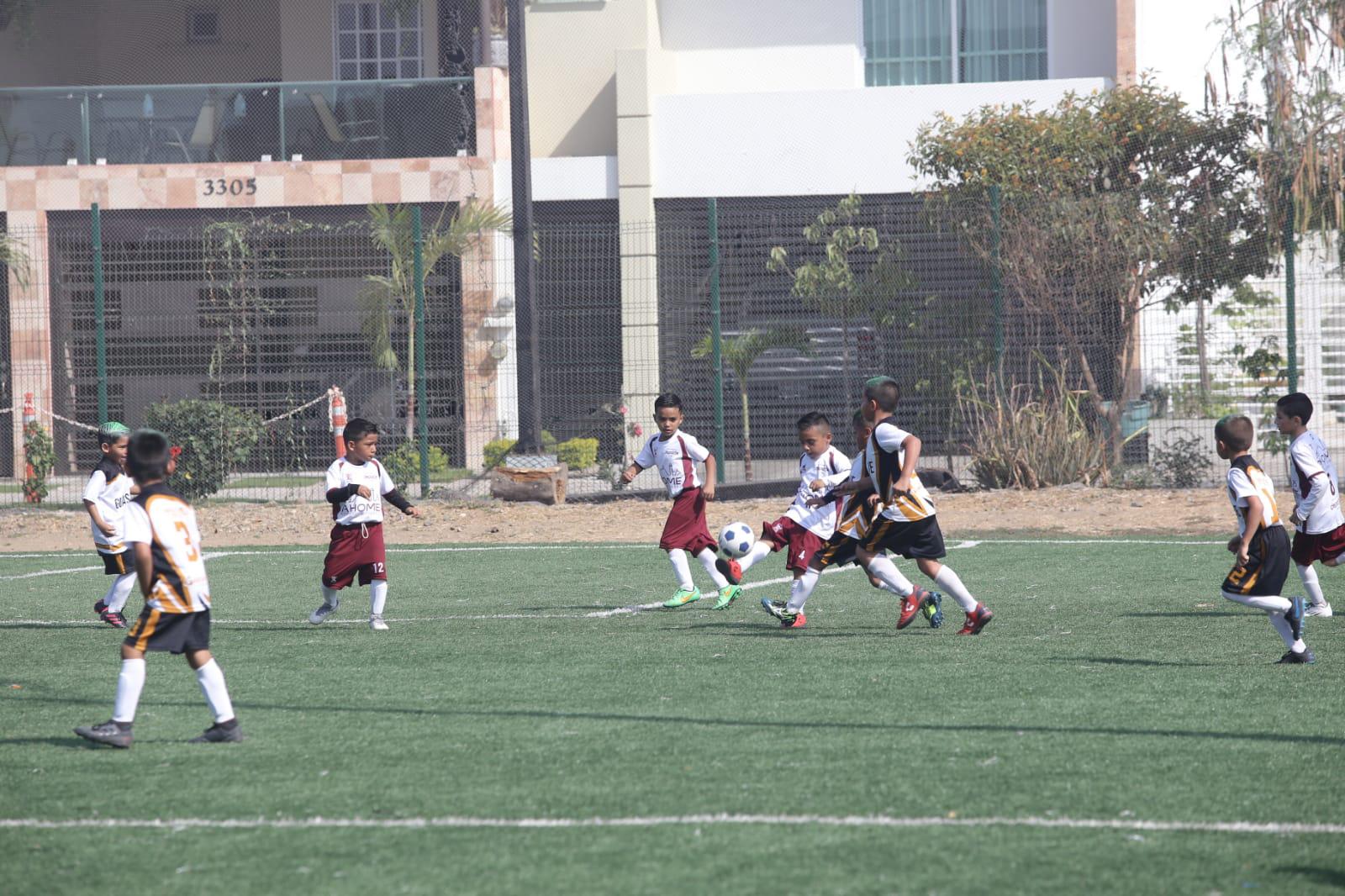 $!Ahome Municipal se corona en el Estatal de Futbol Categoría Chupones