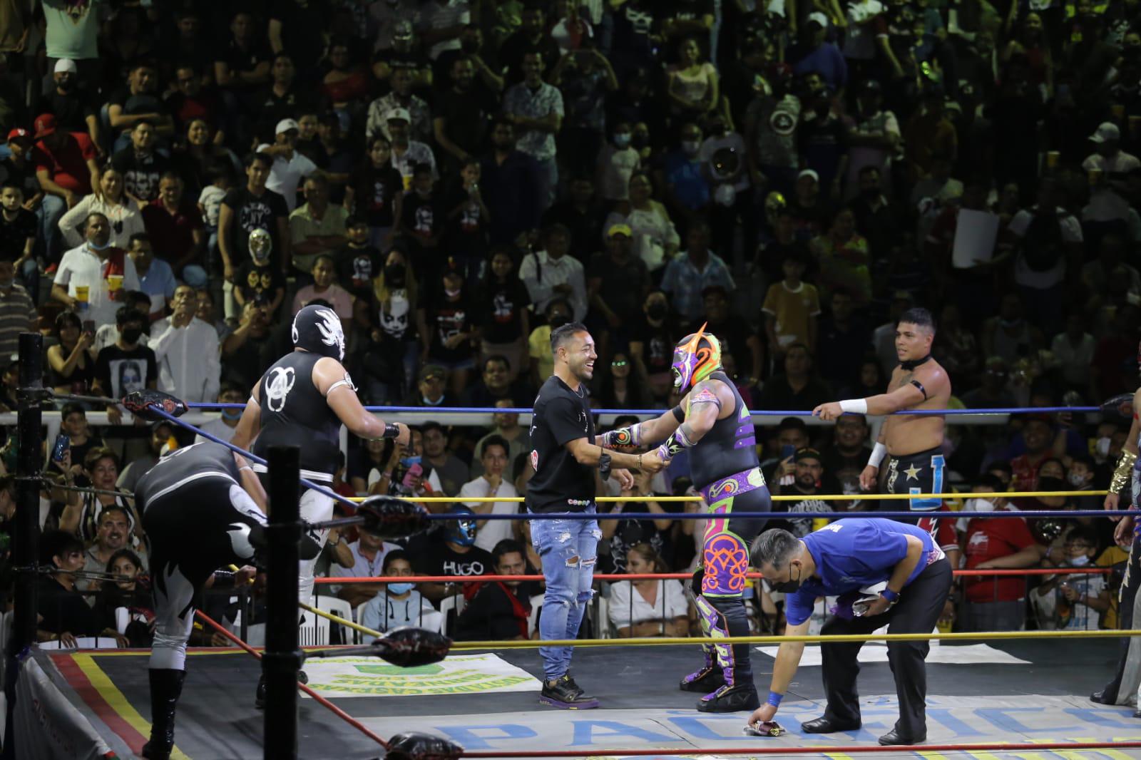 $!Marco Fabián se sube al ring en el regreso de la Triple A a Mazatlán