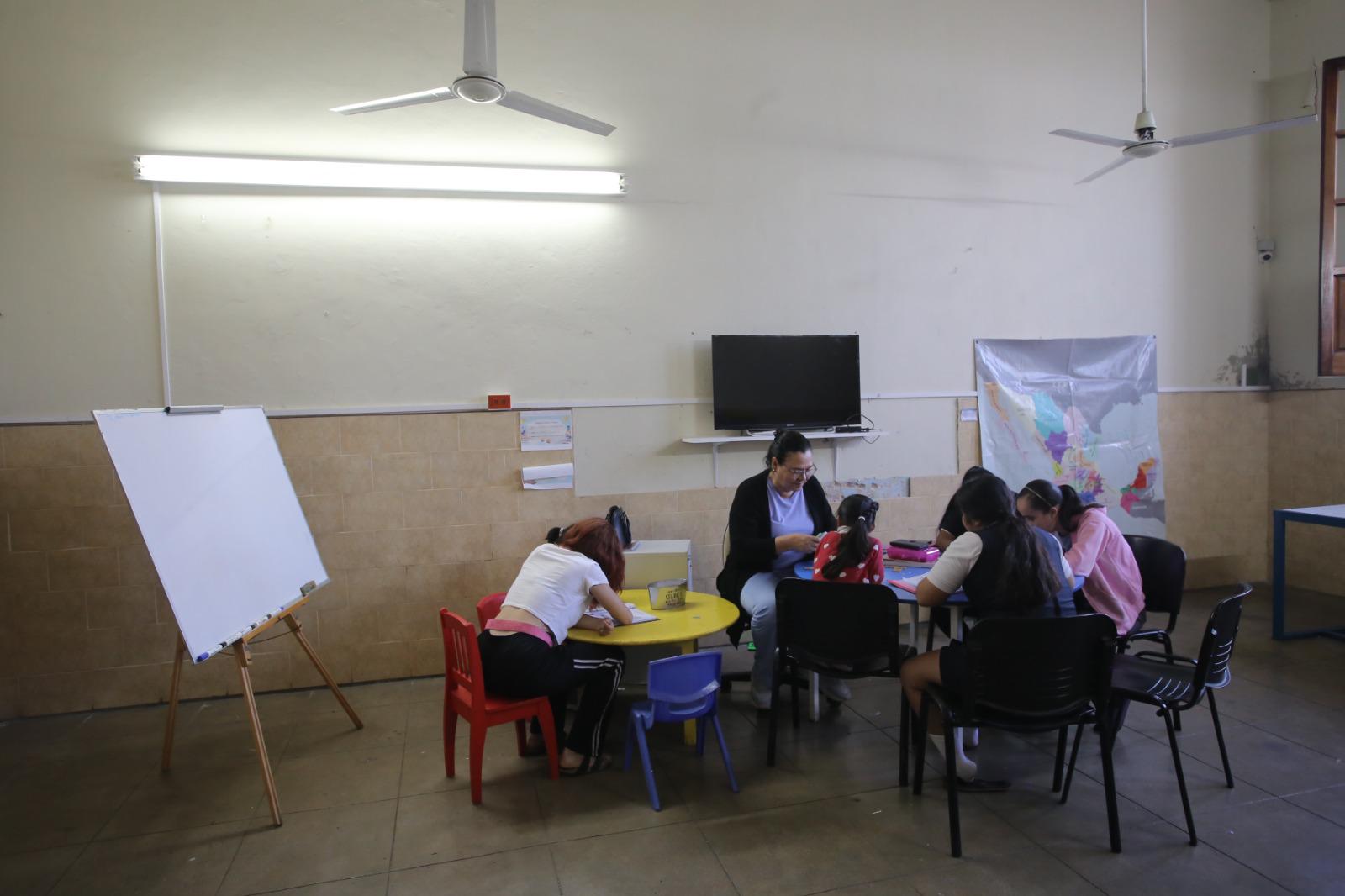 $!Las pequeñas habitantes en una de sus clases extracurriculares.
