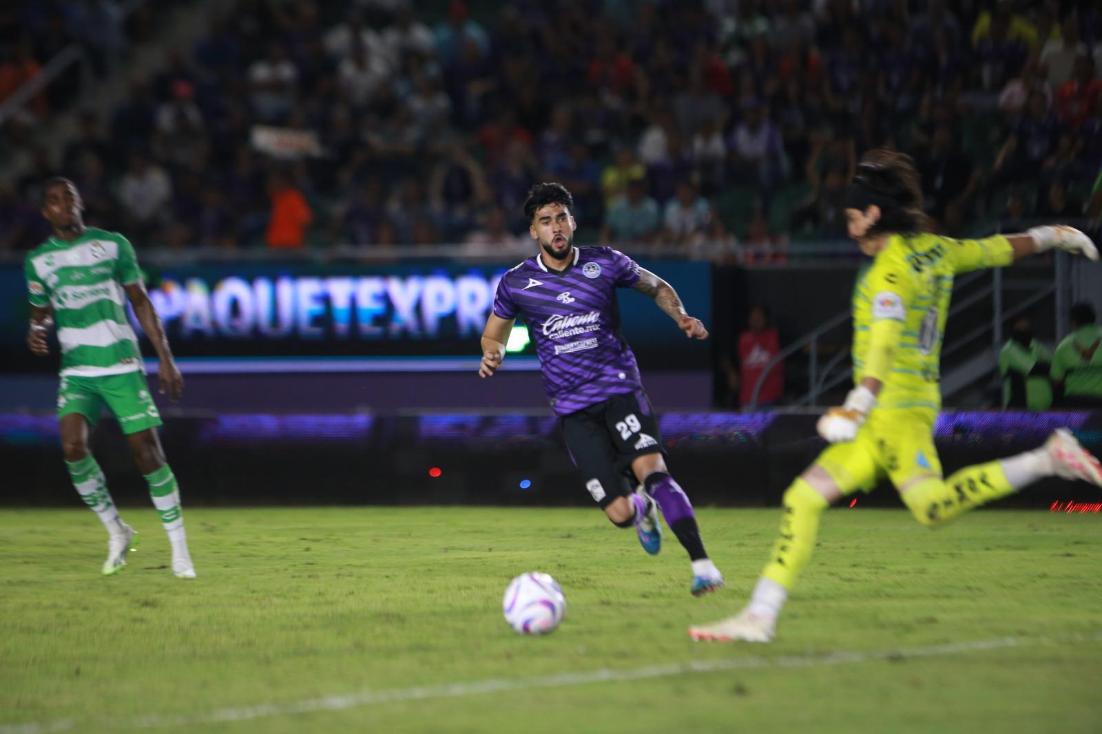 $!Mazatlán aviva la esperanza con triunfo ante Santos