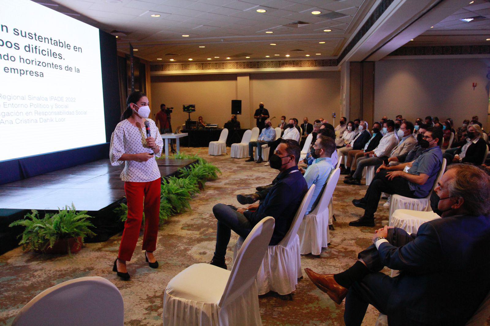 $!Realizan primer encuentro de egresados del IPADE en Sinaloa; se cumple 55 años desde su primera sesión
