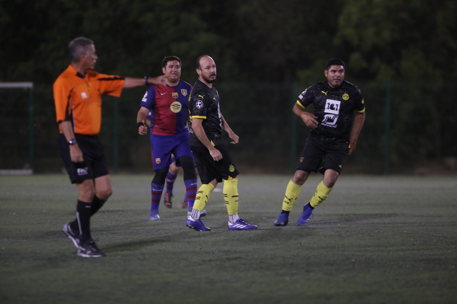 $!Federales sigue en la cima de su sector en Liga Superveteranos